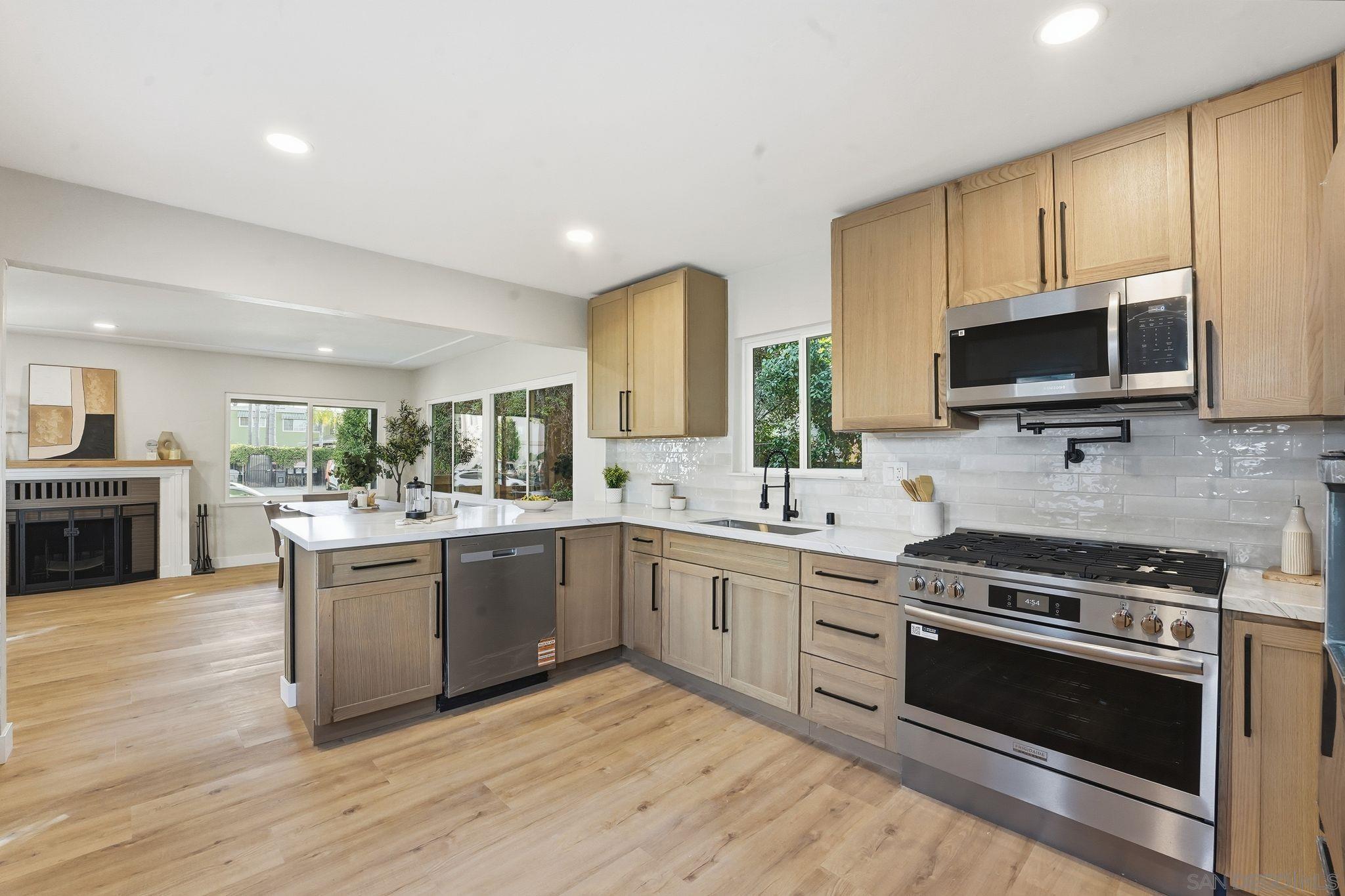 Detail Gallery Image 8 of 52 For 4662  Bancroft St, San Diego,  CA 92116 - 5 Beds | 4 Baths