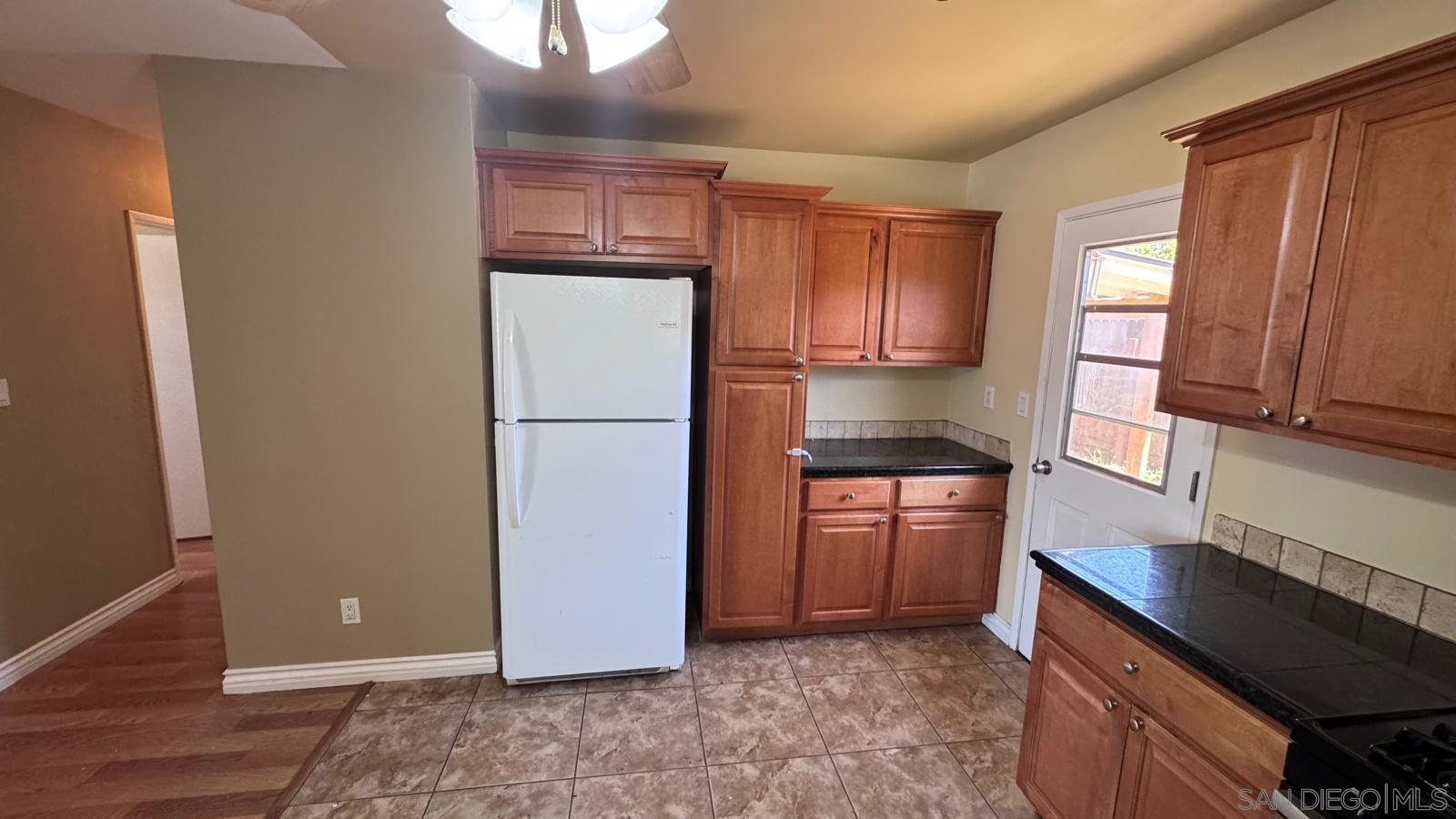 Detail Gallery Image 5 of 22 For 634  Aster St, Escondido,  CA 92027 - 3 Beds | 1 Baths