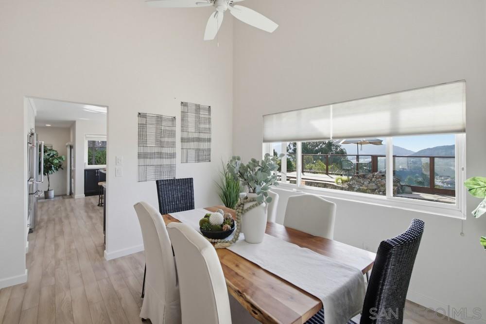 Detail Gallery Image 13 of 75 For 12835  via Caballo Rojo, San Diego,  CA 92129 - 4 Beds | 2/1 Baths