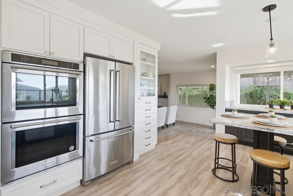 Detail Gallery Image 17 of 75 For 12835  via Caballo Rojo, San Diego,  CA 92129 - 4 Beds | 2/1 Baths