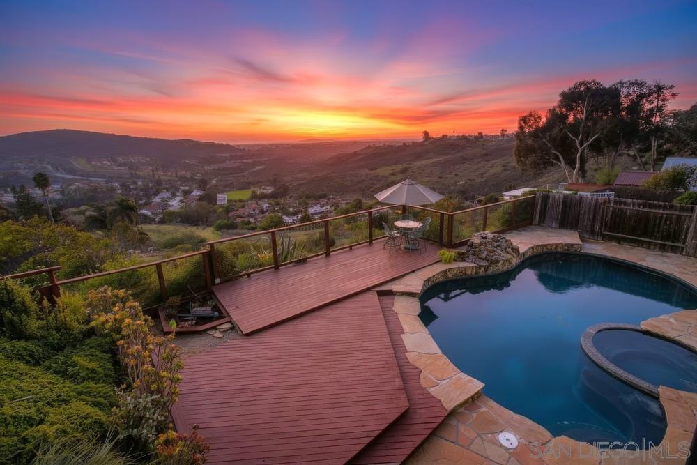 Detail Gallery Image 3 of 75 For 12835  via Caballo Rojo, San Diego,  CA 92129 - 4 Beds | 2/1 Baths