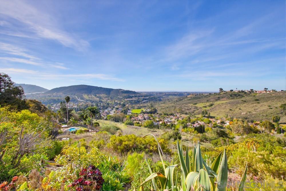 Detail Gallery Image 61 of 75 For 12835  via Caballo Rojo, San Diego,  CA 92129 - 4 Beds | 2/1 Baths