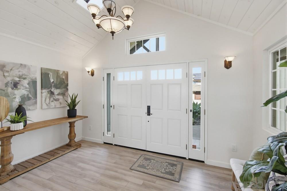 Detail Gallery Image 8 of 75 For 12835  via Caballo Rojo, San Diego,  CA 92129 - 4 Beds | 2/1 Baths