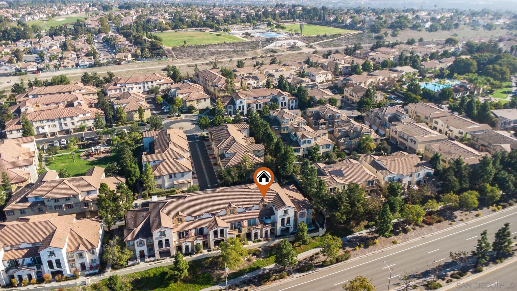 Detail Gallery Image 2 of 54 For 1338  Caminito Fabrizio  #73,  Chula Vista,  CA 91915 - 3 Beds | 3 Baths