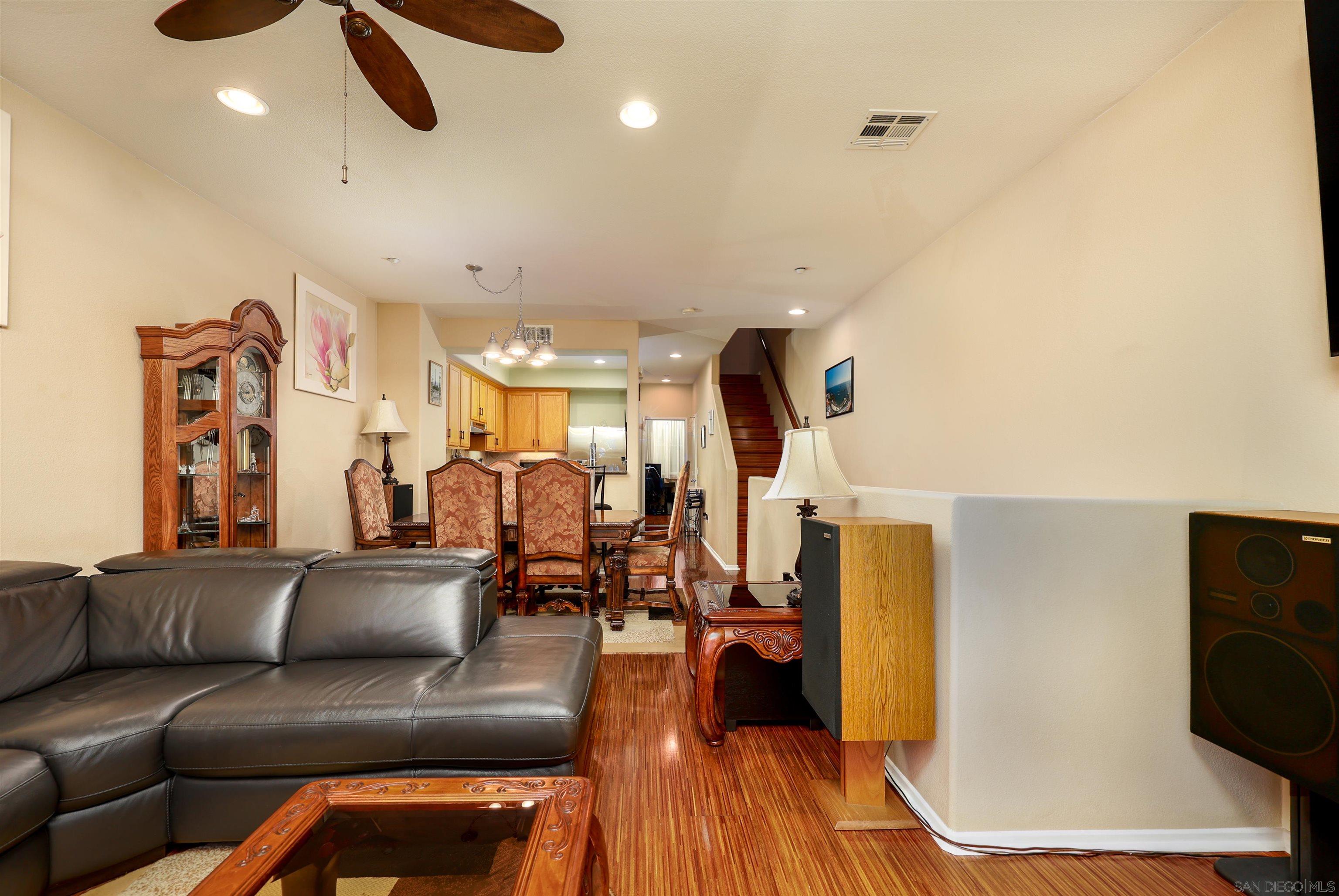 Detail Gallery Image 8 of 54 For 1338  Caminito Fabrizio  #73,  Chula Vista,  CA 91915 - 3 Beds | 3 Baths