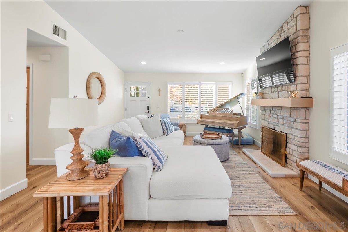 Detail Gallery Image 4 of 34 For 14276  Jennings Vista Way, Lakeside,  CA 92040 - 4 Beds | 2 Baths