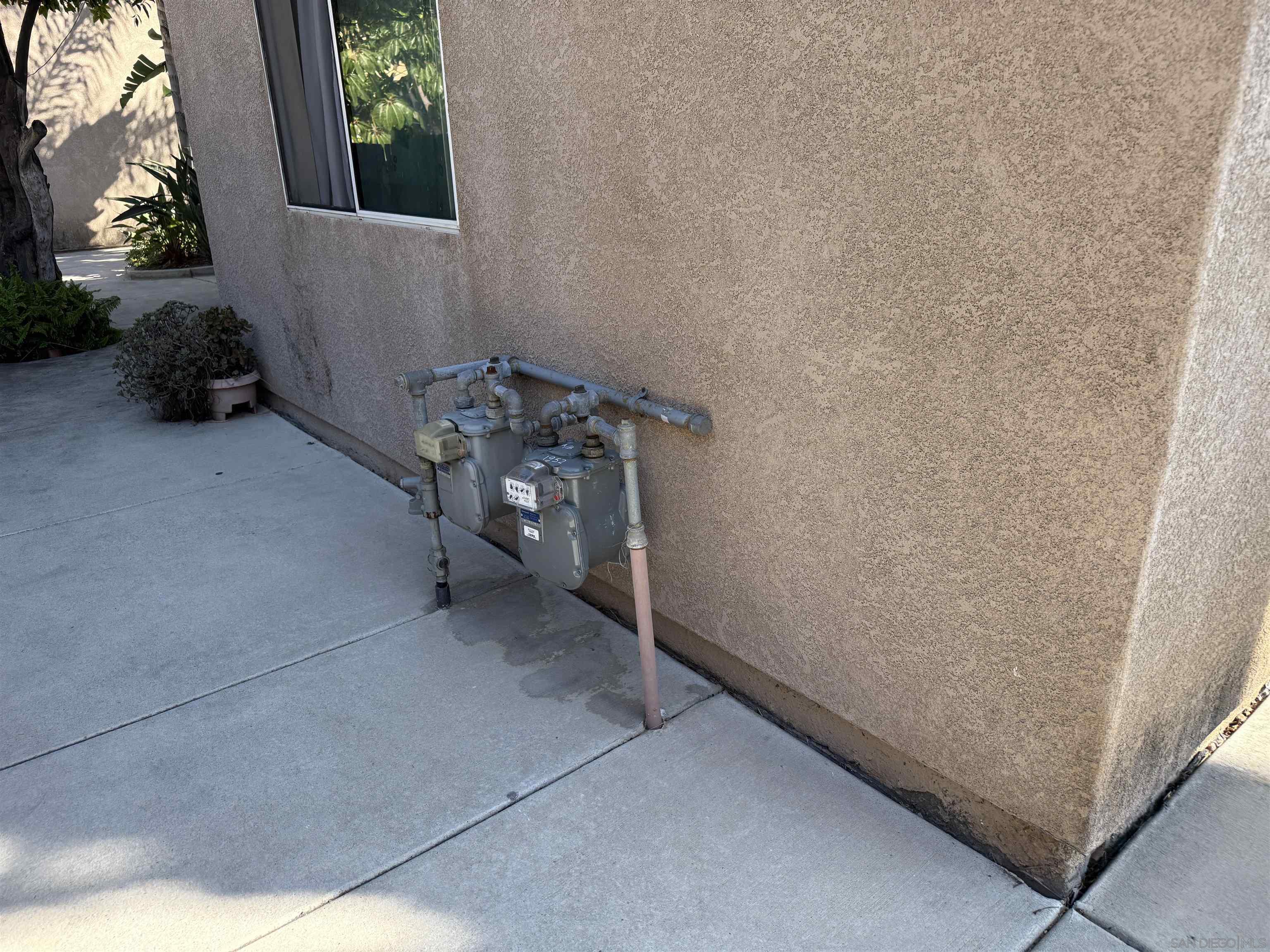 Detail Gallery Image 3 of 9 For 1952  Irving Avenue, San Diego,  CA 92113 - – Beds | – Baths