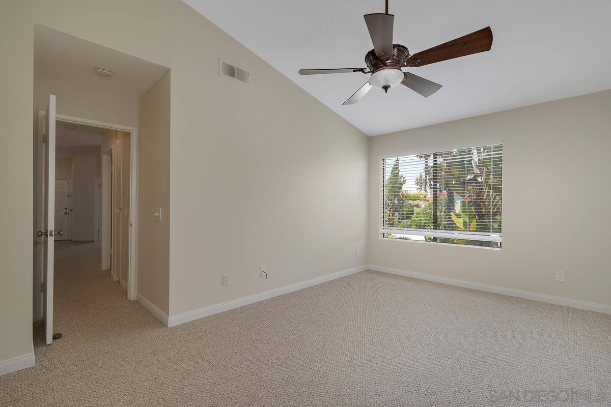 Detail Gallery Image 13 of 30 For 9444  Twin Trails Dr.  202, San Diego,  CA 92129 - 3 Beds | 2 Baths