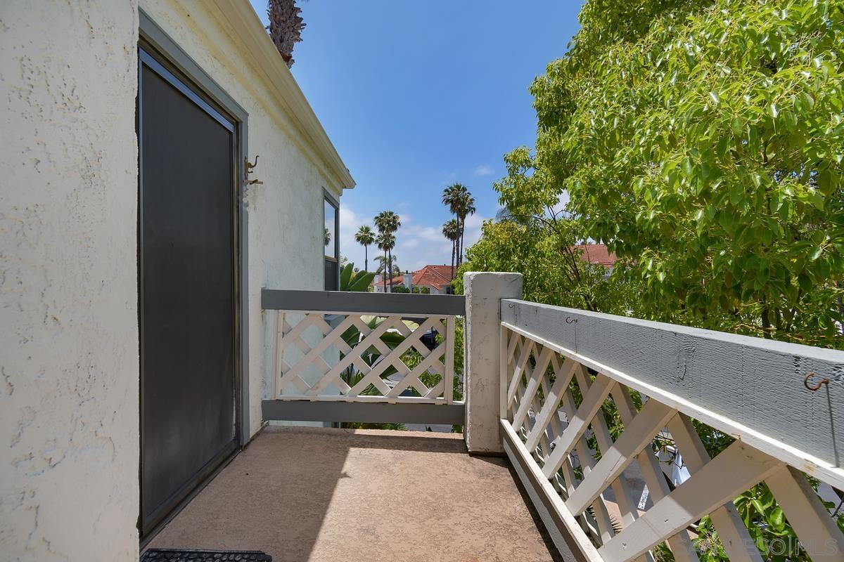 Detail Gallery Image 18 of 30 For 9444  Twin Trails Dr.  202, San Diego,  CA 92129 - 3 Beds | 2 Baths