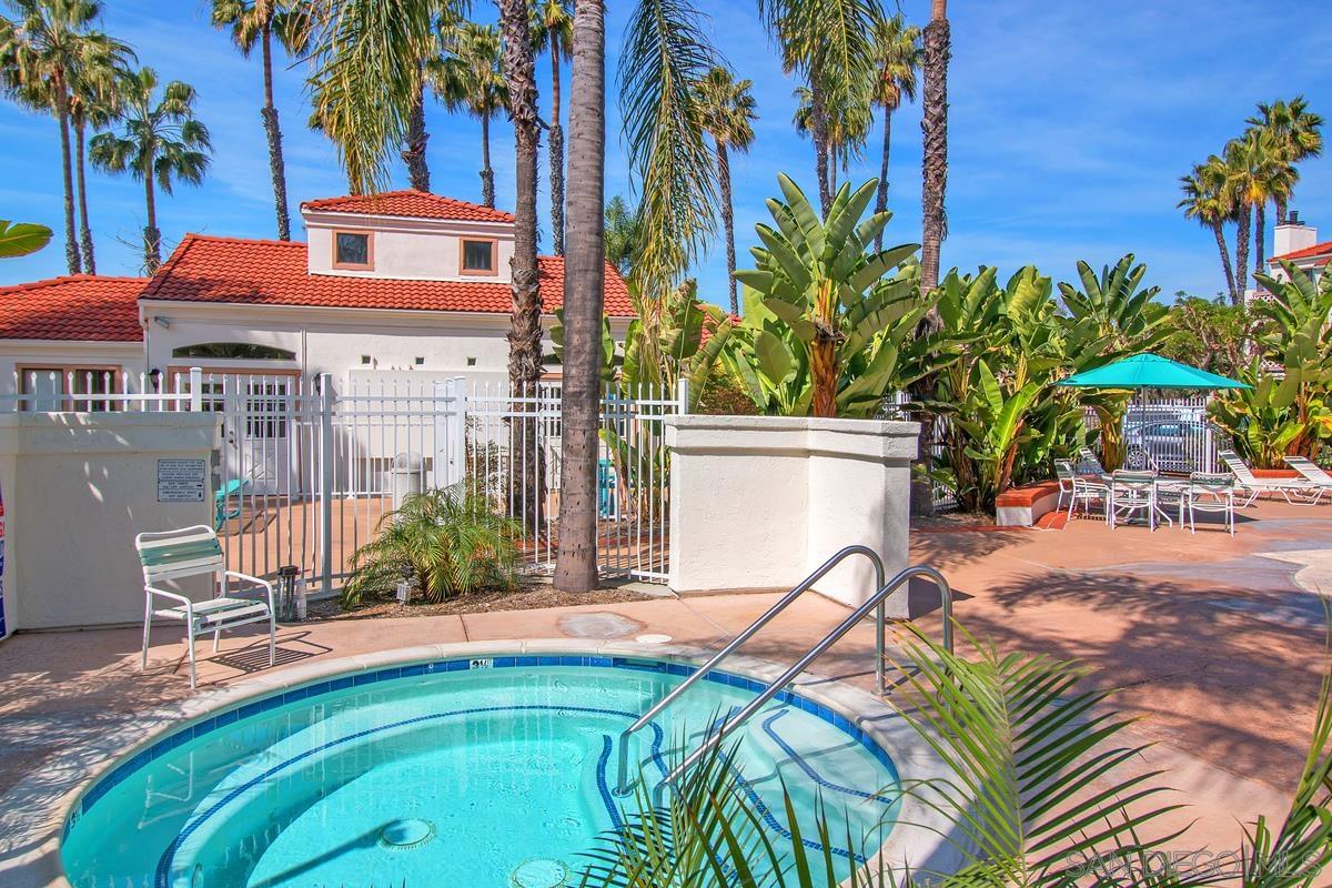 Detail Gallery Image 25 of 30 For 9444  Twin Trails Dr.  202, San Diego,  CA 92129 - 3 Beds | 2 Baths