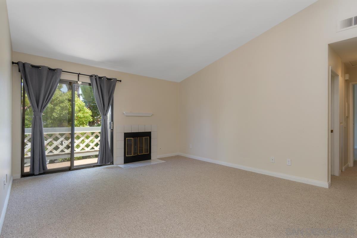 Detail Gallery Image 6 of 30 For 9444  Twin Trails Dr.  202, San Diego,  CA 92129 - 3 Beds | 2 Baths