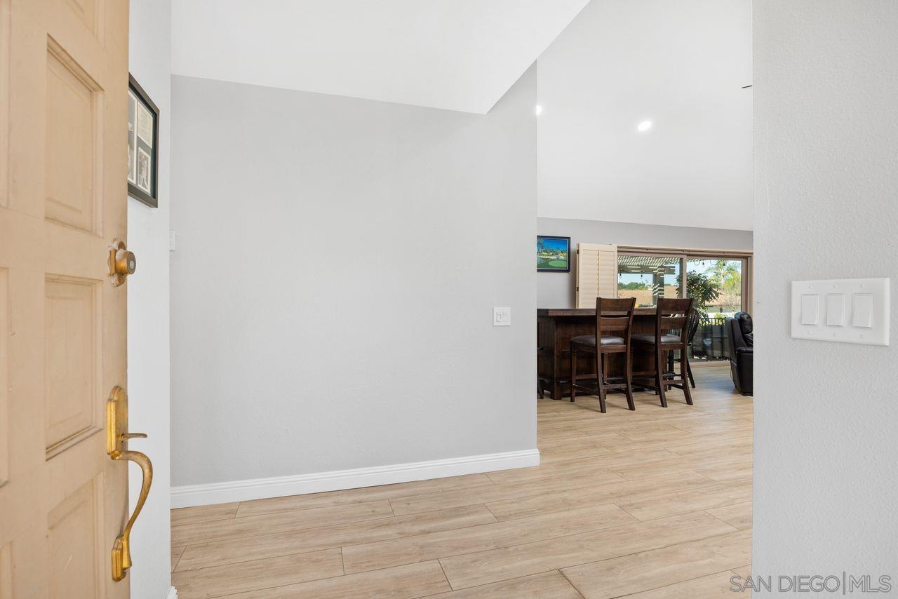 Detail Gallery Image 6 of 34 For 17488  Plaza Otonal, San Diego,  CA 92128 - 2 Beds | 2 Baths