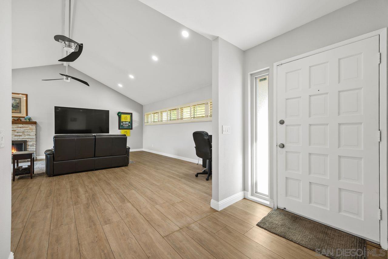 Detail Gallery Image 7 of 34 For 17488  Plaza Otonal, San Diego,  CA 92128 - 2 Beds | 2 Baths