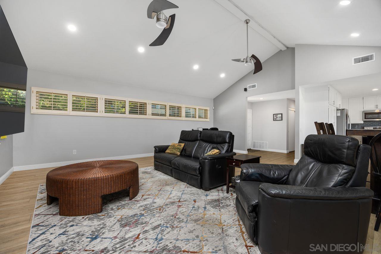 Detail Gallery Image 9 of 34 For 17488  Plaza Otonal, San Diego,  CA 92128 - 2 Beds | 2 Baths