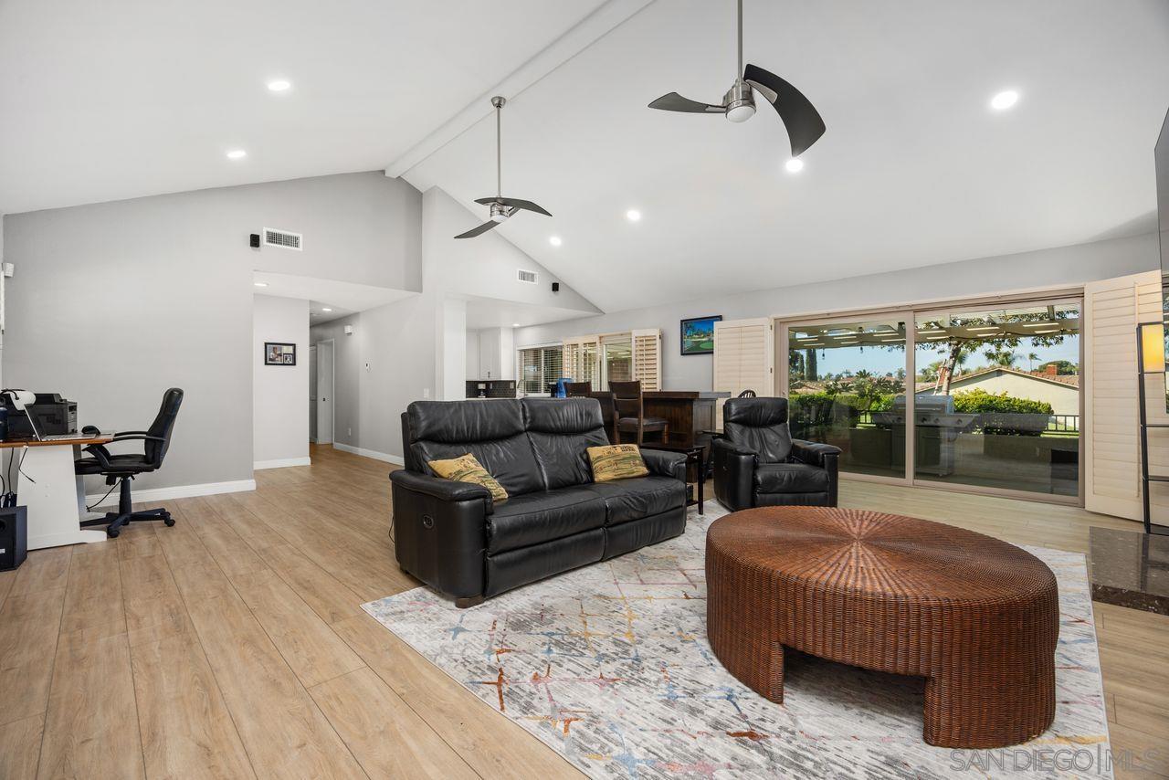 Detail Gallery Image 10 of 34 For 17488  Plaza Otonal, San Diego,  CA 92128 - 2 Beds | 2 Baths