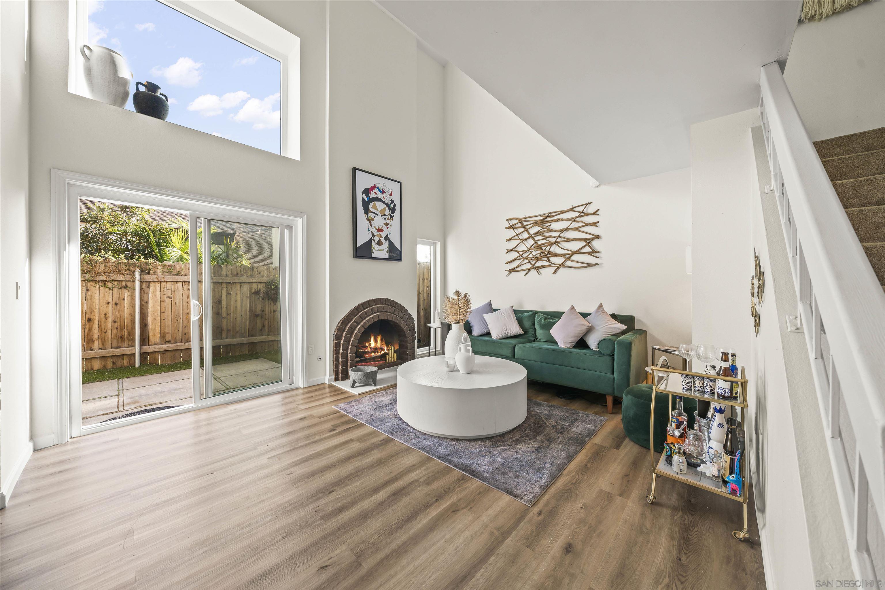 Front Image Thumbnail for SD250045966