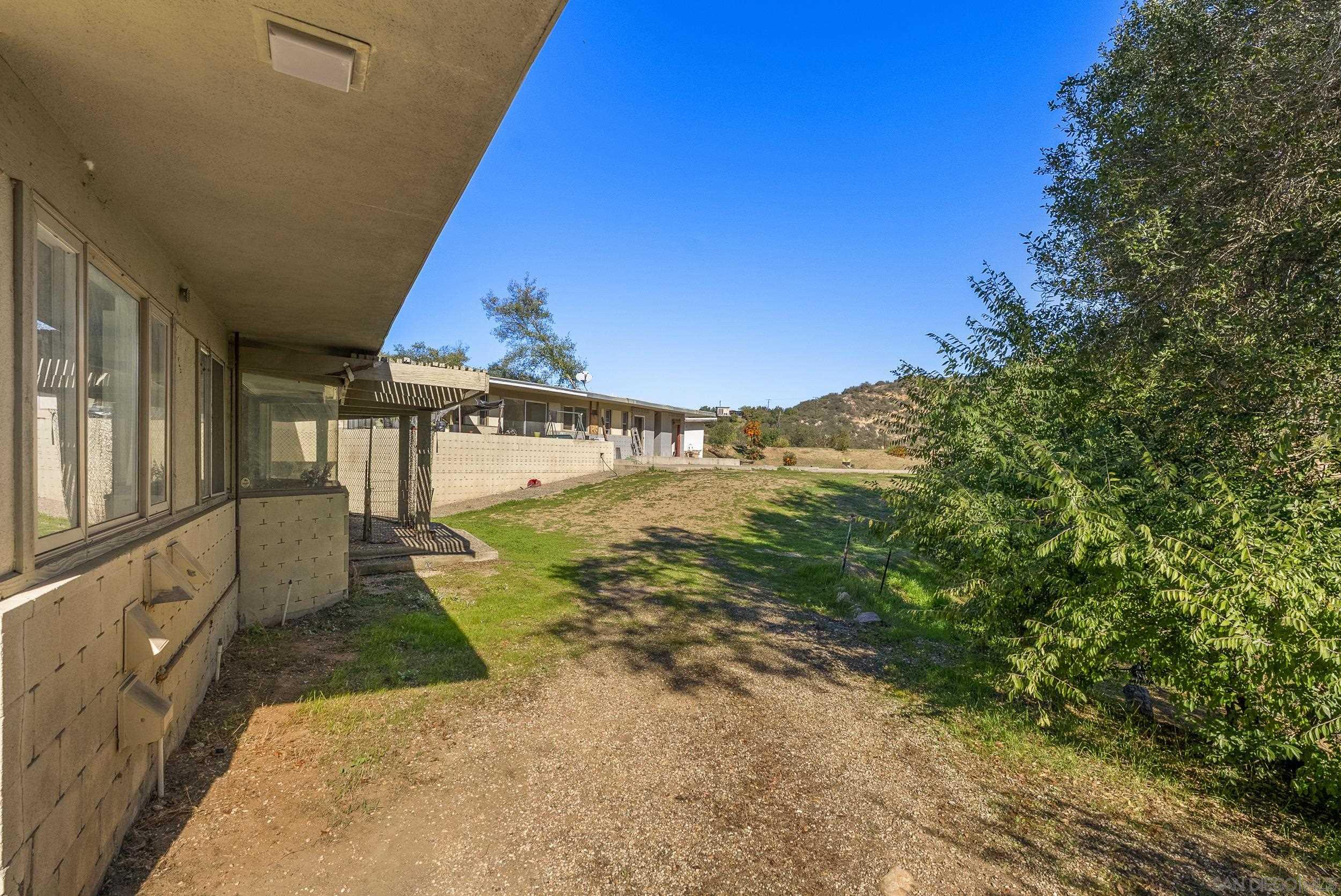 Detail Gallery Image 8 of 29 For 26448 N Lake Wohlford Rd, Valley Center,  CA 92082 - 3 Beds | 3/1 Baths