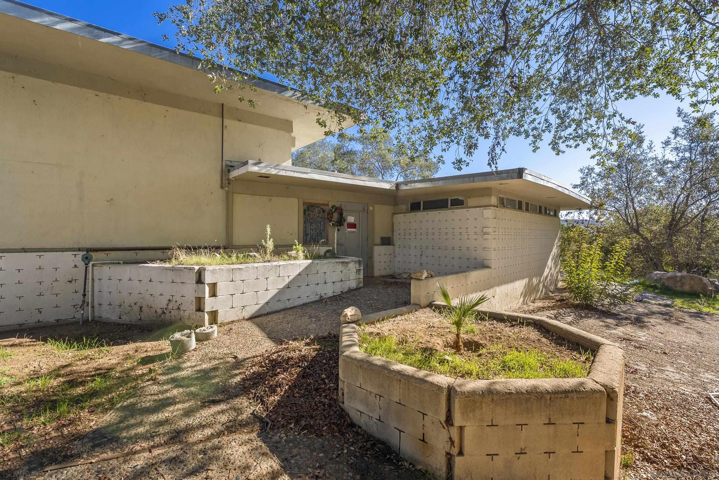 Detail Gallery Image 10 of 29 For 26448 N Lake Wohlford Rd, Valley Center,  CA 92082 - 3 Beds | 3/1 Baths