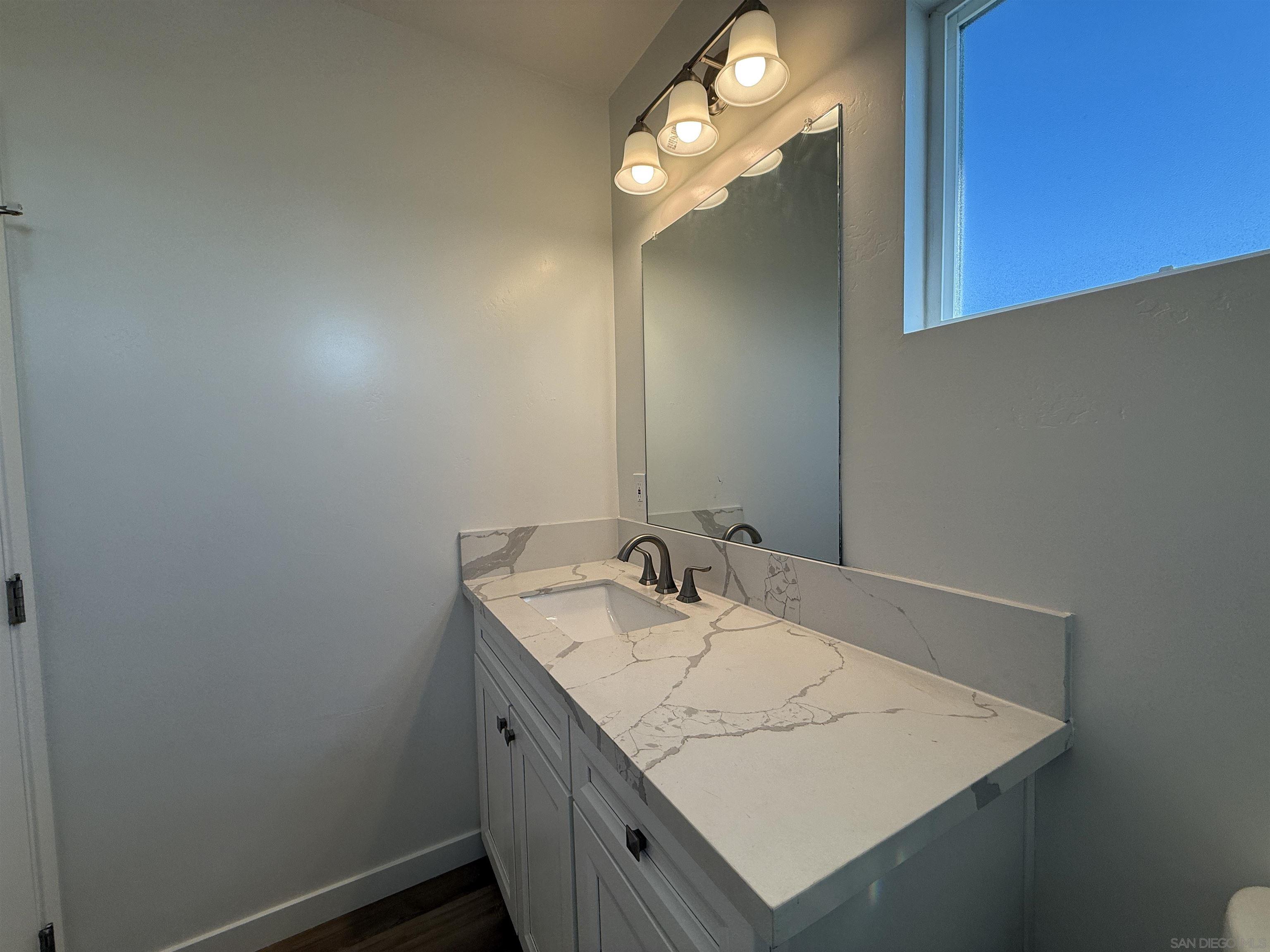 Detail Gallery Image 7 of 16 For 4115  Beta St, San Diego,  CA 92113 - 3 Beds | 2 Baths