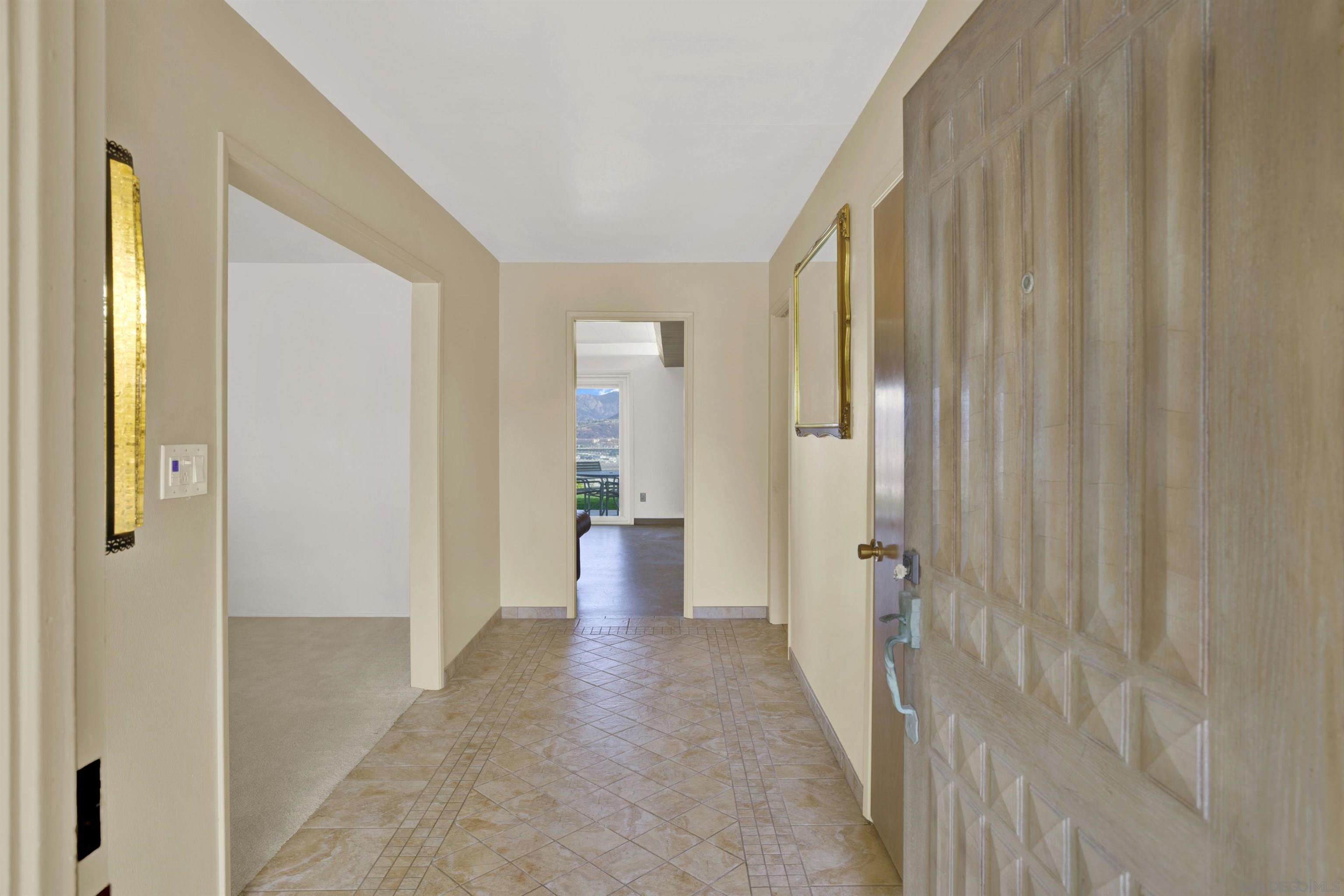 Detail Gallery Image 4 of 44 For 1479  Hacienda Dr., El Cajon,  CA 92020 - 4 Beds | 3 Baths