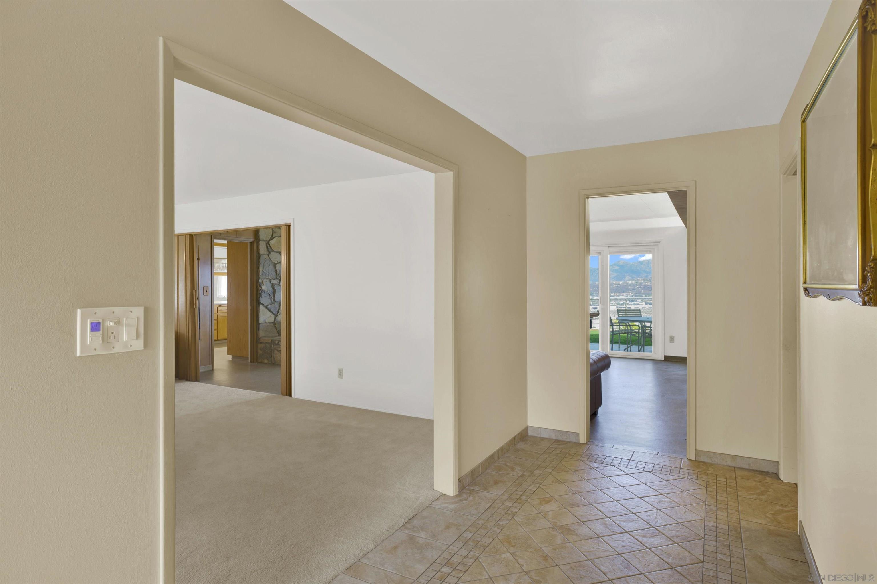 Detail Gallery Image 5 of 44 For 1479  Hacienda Dr., El Cajon,  CA 92020 - 4 Beds | 3 Baths