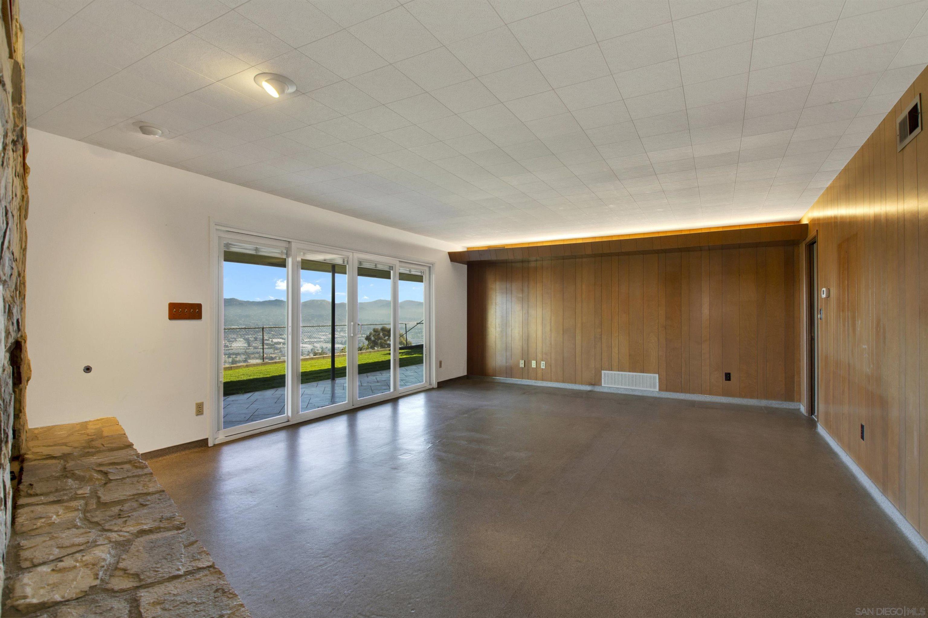 Detail Gallery Image 11 of 44 For 1479  Hacienda Dr., El Cajon,  CA 92020 - 4 Beds | 3 Baths