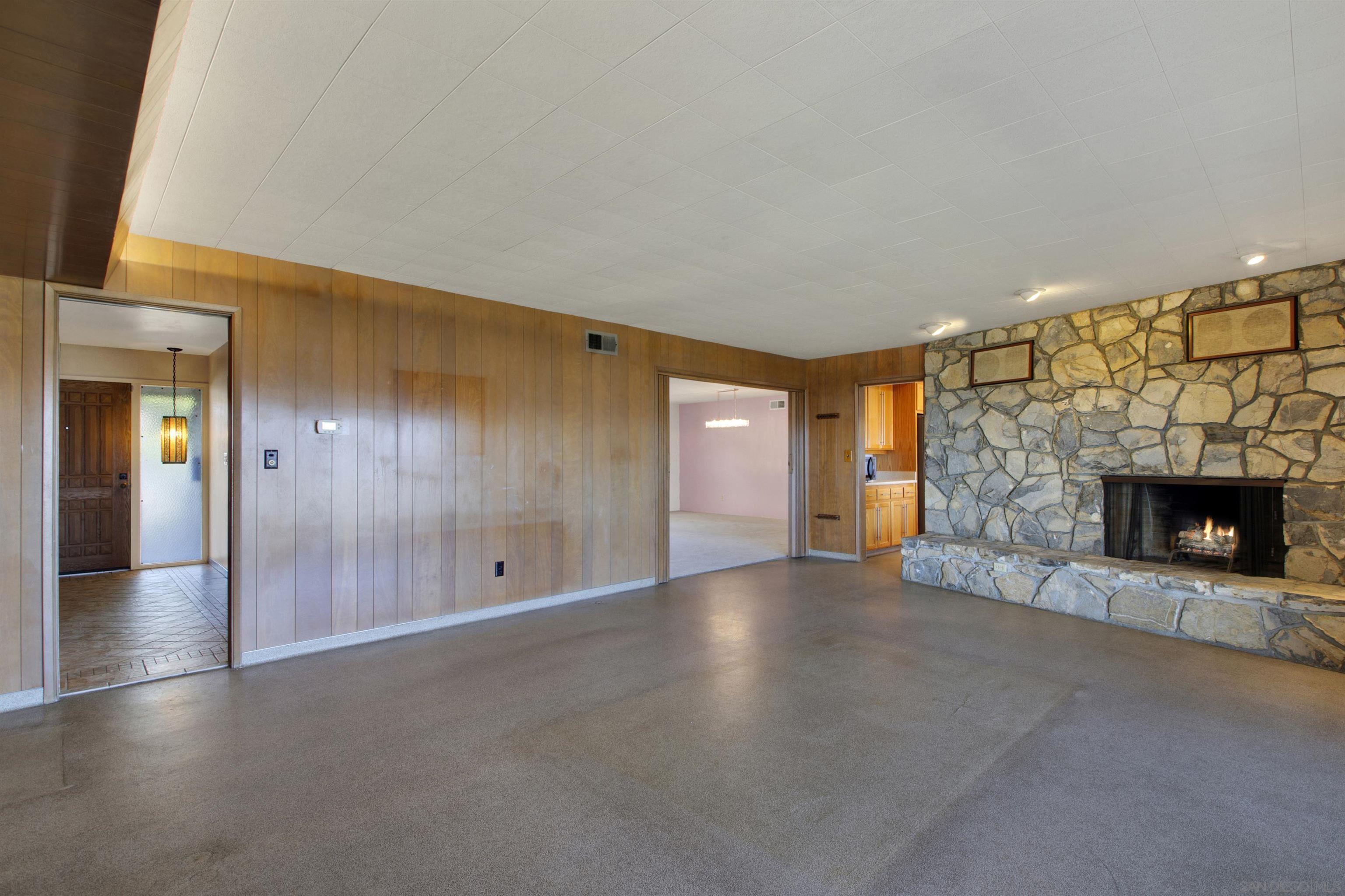 Detail Gallery Image 14 of 44 For 1479  Hacienda Dr., El Cajon,  CA 92020 - 4 Beds | 3 Baths