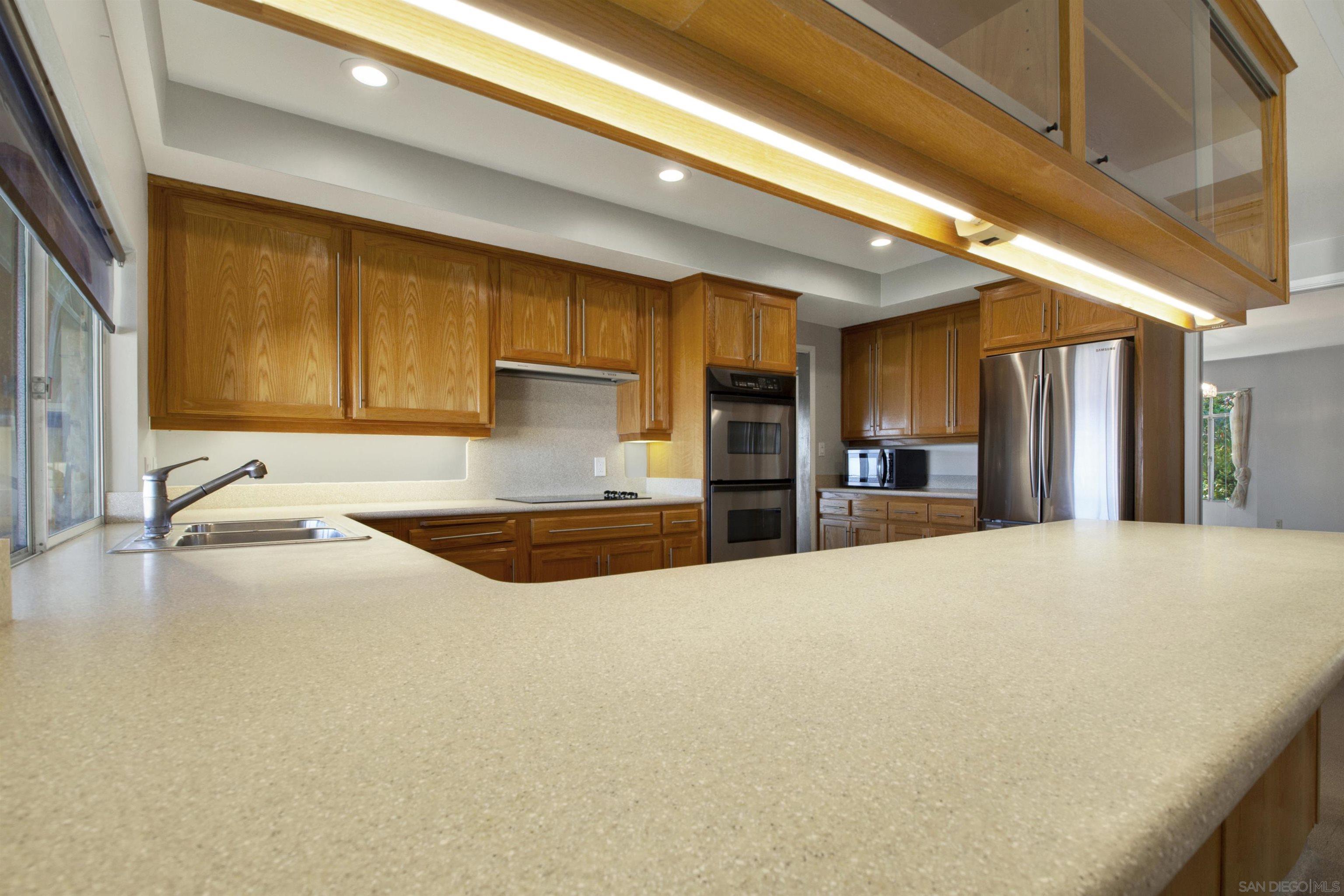 Detail Gallery Image 17 of 44 For 1479  Hacienda Dr., El Cajon,  CA 92020 - 4 Beds | 3 Baths