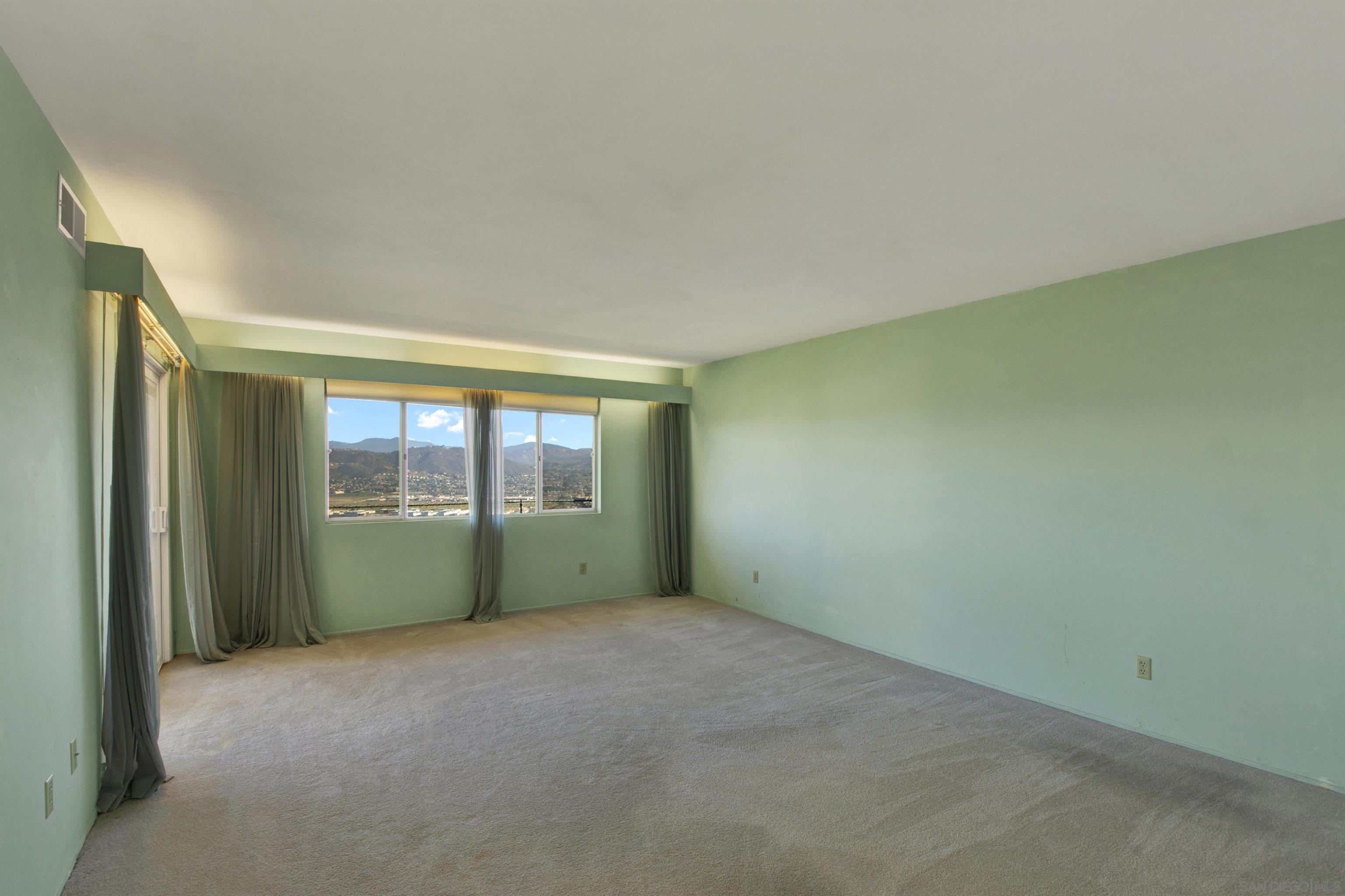 Detail Gallery Image 21 of 44 For 1479  Hacienda Dr., El Cajon,  CA 92020 - 4 Beds | 3 Baths