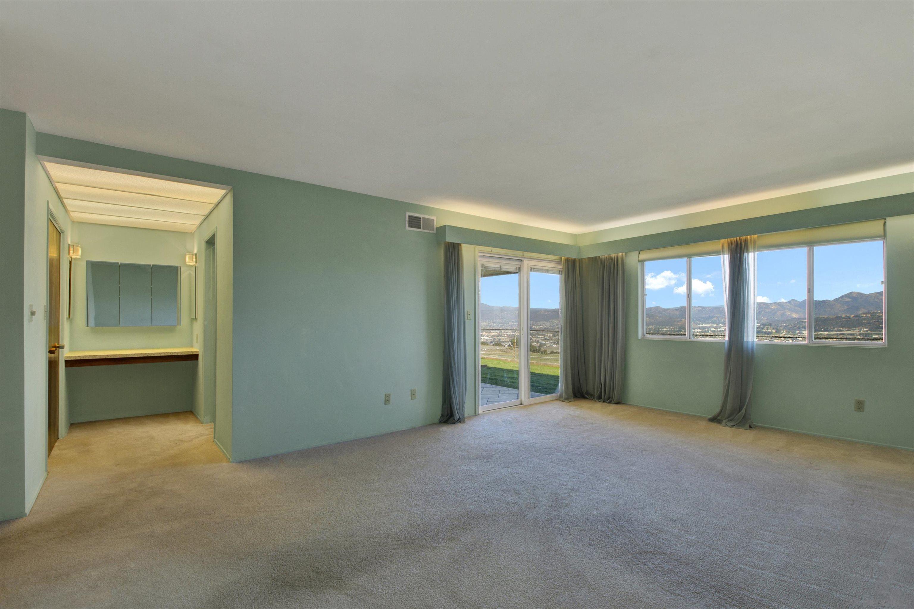 Detail Gallery Image 23 of 44 For 1479  Hacienda Dr., El Cajon,  CA 92020 - 4 Beds | 3 Baths