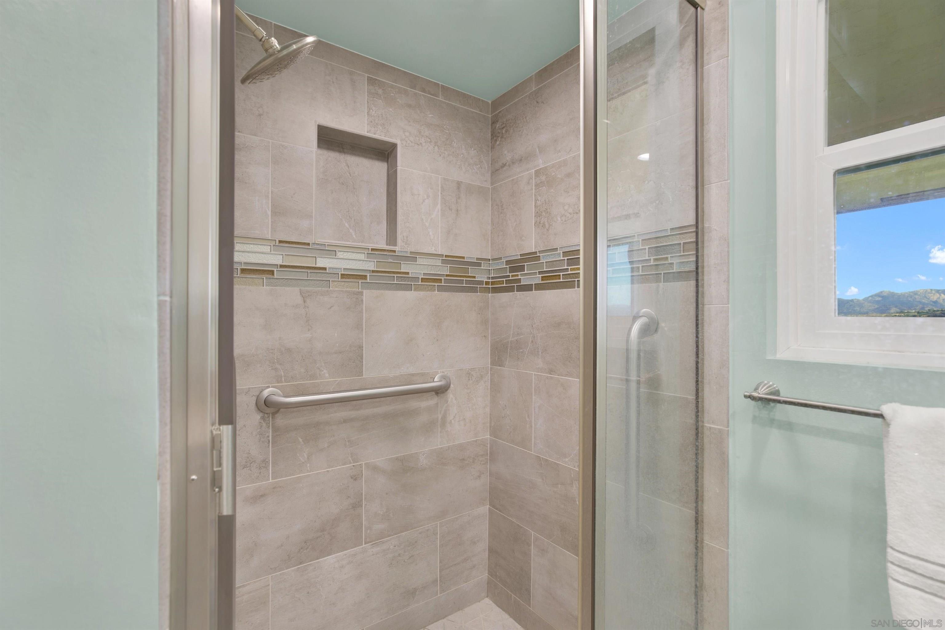 Detail Gallery Image 26 of 44 For 1479  Hacienda Dr., El Cajon,  CA 92020 - 4 Beds | 3 Baths