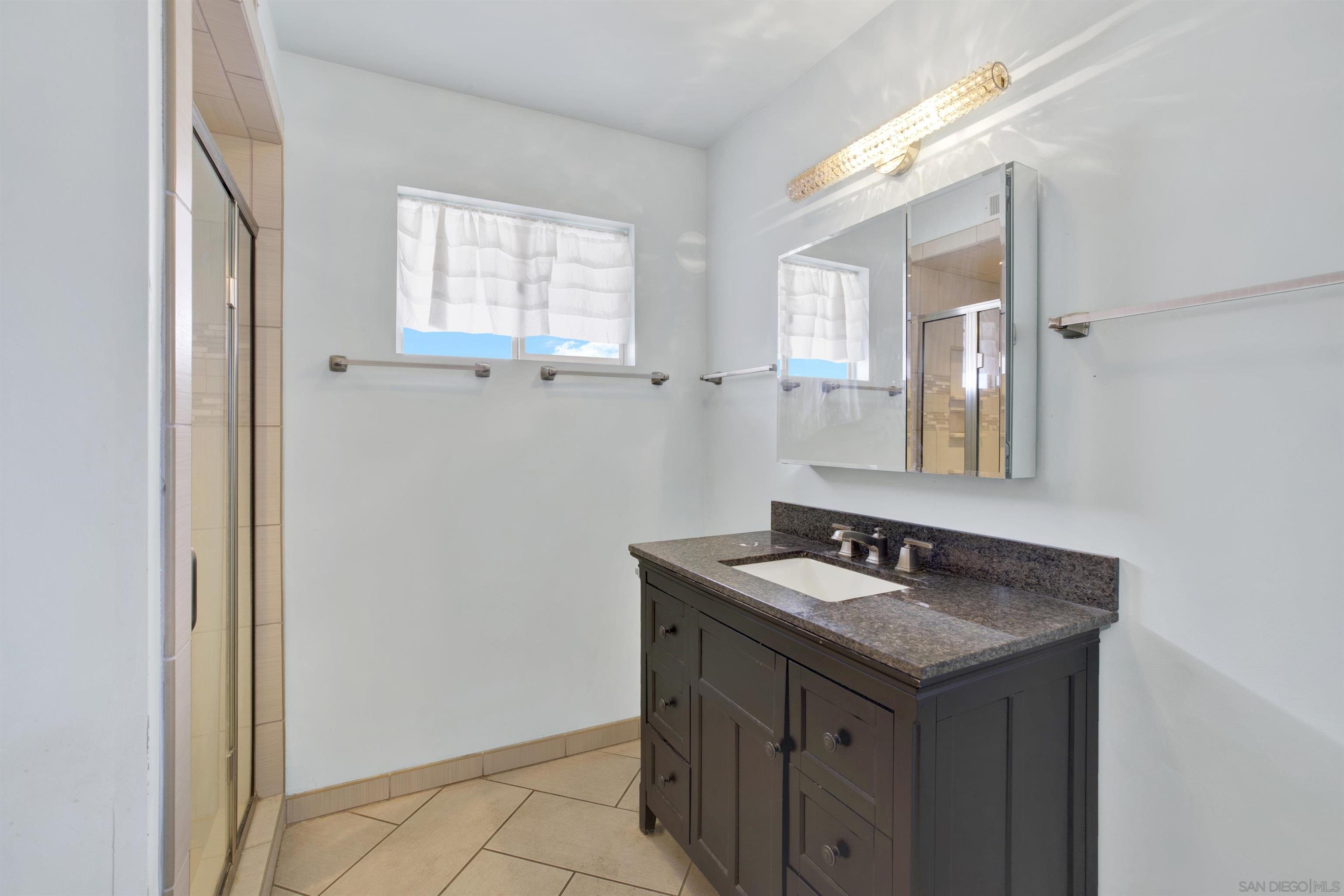 Detail Gallery Image 32 of 44 For 1479  Hacienda Dr., El Cajon,  CA 92020 - 4 Beds | 3 Baths