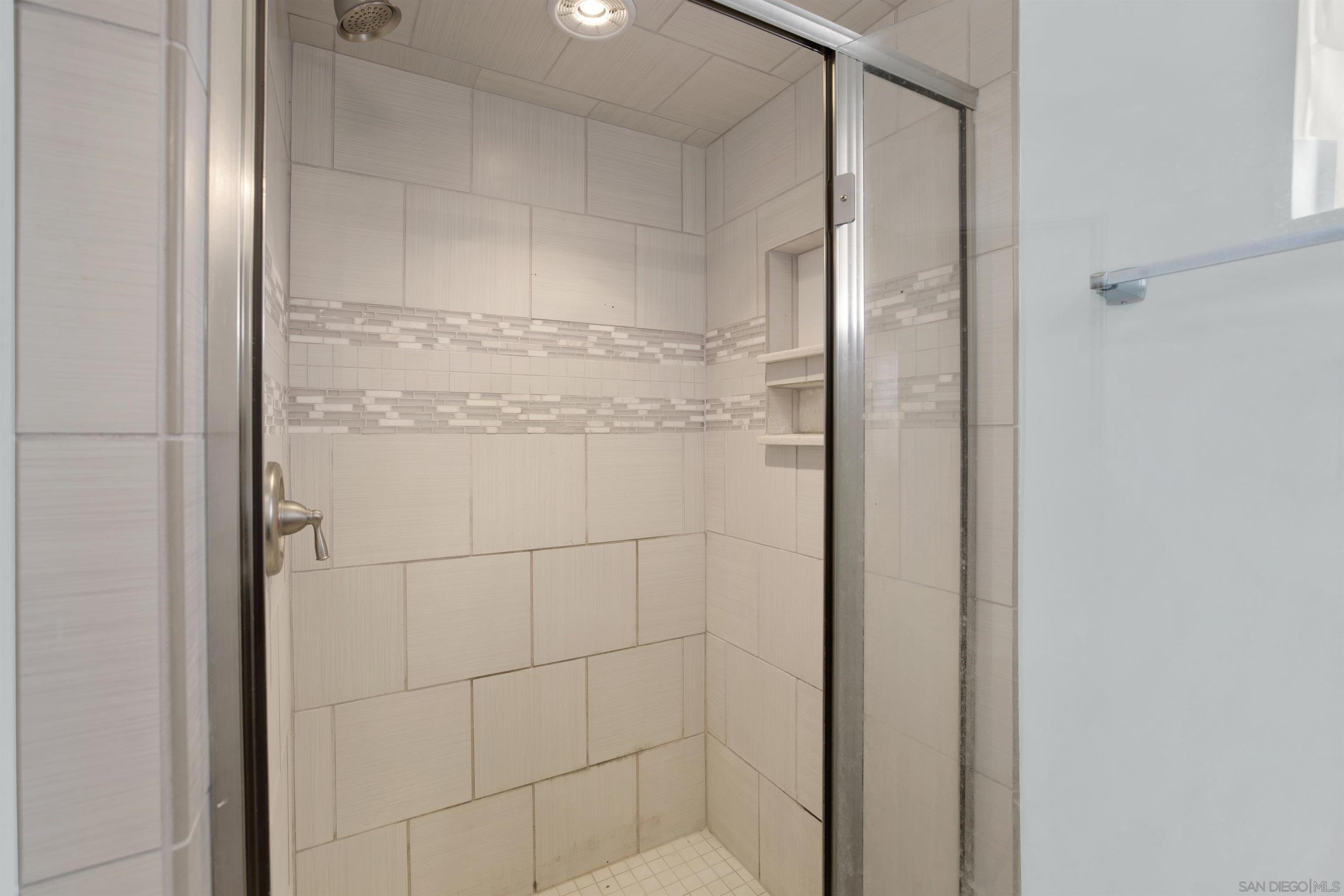 Detail Gallery Image 33 of 44 For 1479  Hacienda Dr., El Cajon,  CA 92020 - 4 Beds | 3 Baths