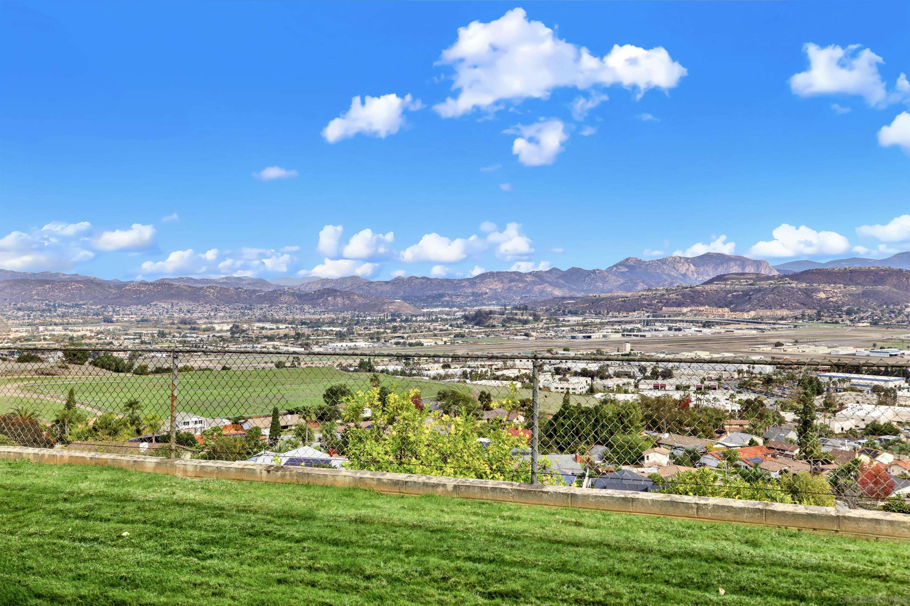 Detail Gallery Image 38 of 44 For 1479  Hacienda Dr., El Cajon,  CA 92020 - 4 Beds | 3 Baths