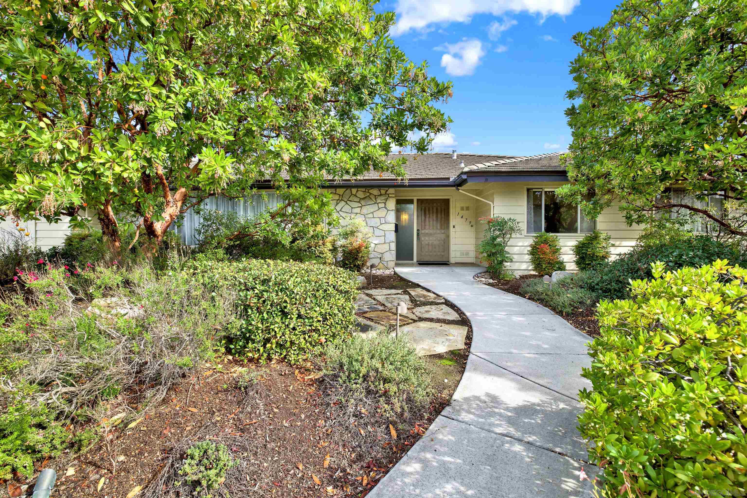 Detail Gallery Image 2 of 44 For 1479  Hacienda Dr., El Cajon,  CA 92020 - 4 Beds | 3 Baths