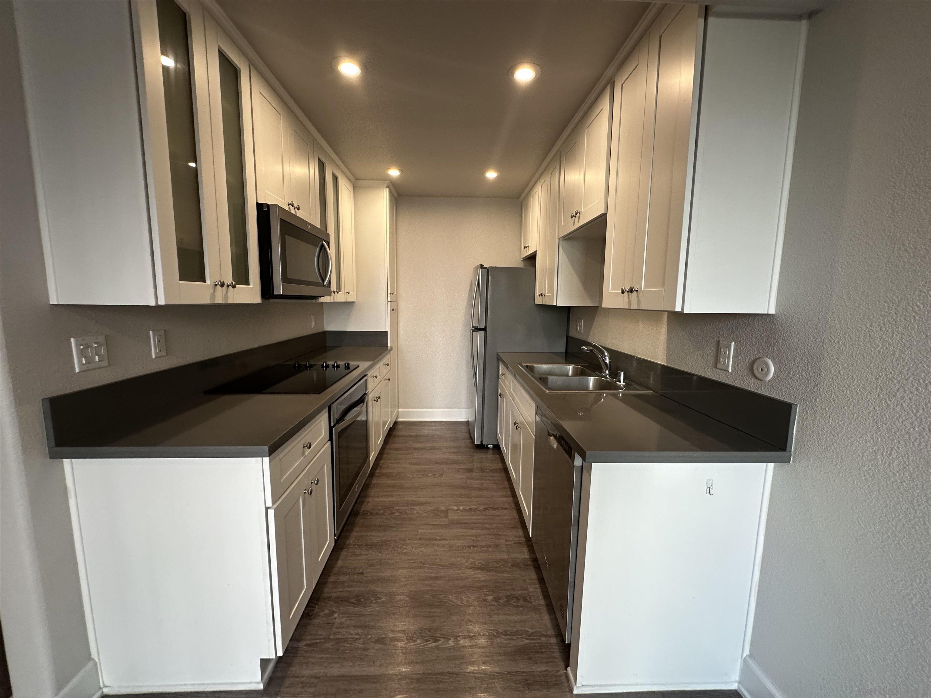 Front Image Thumbnail for SD250045974