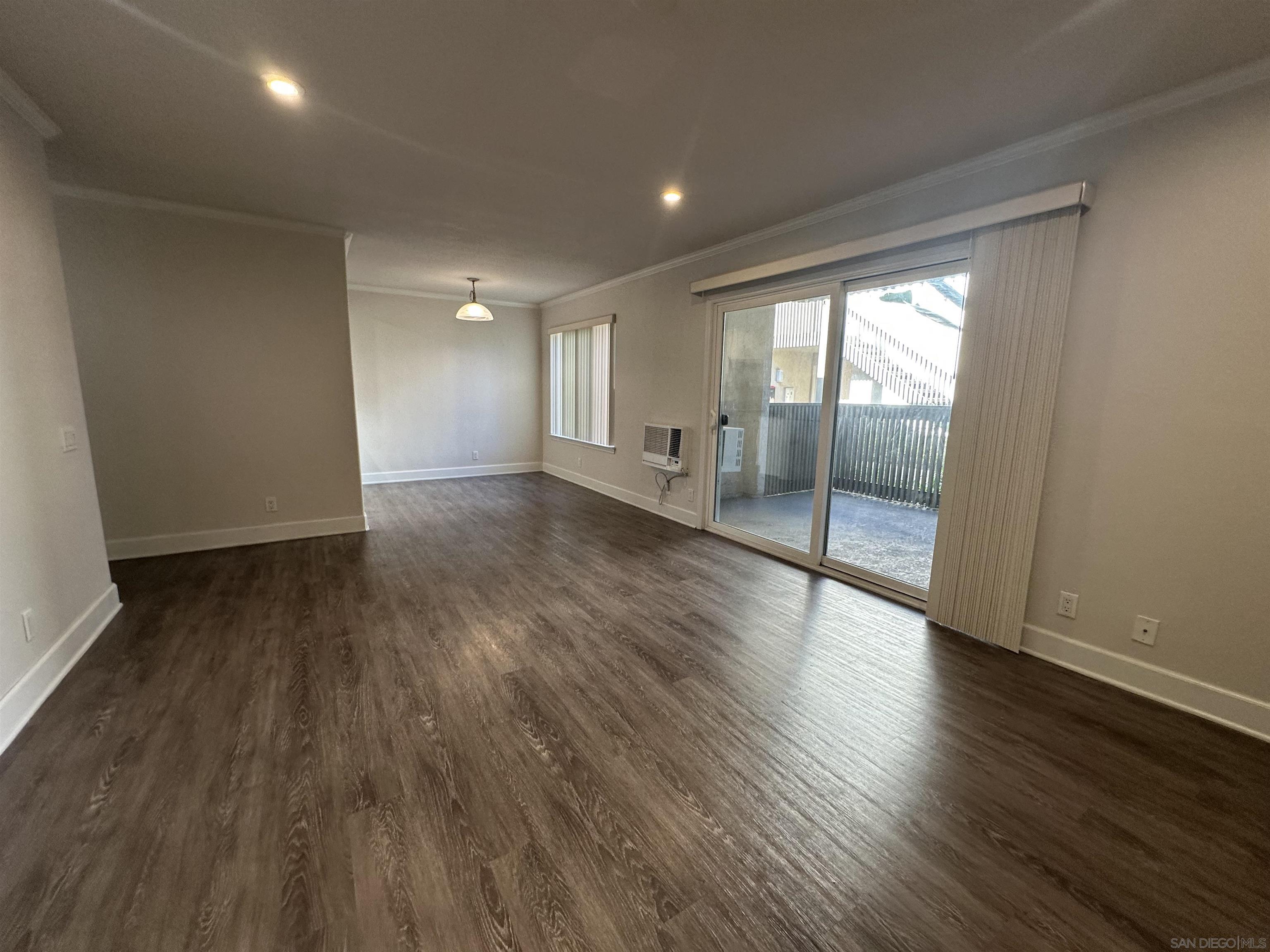 Detail Gallery Image 4 of 16 For 8548  via Mallorca  B, La Jolla,  CA 92037 - 1 Beds | 1 Baths