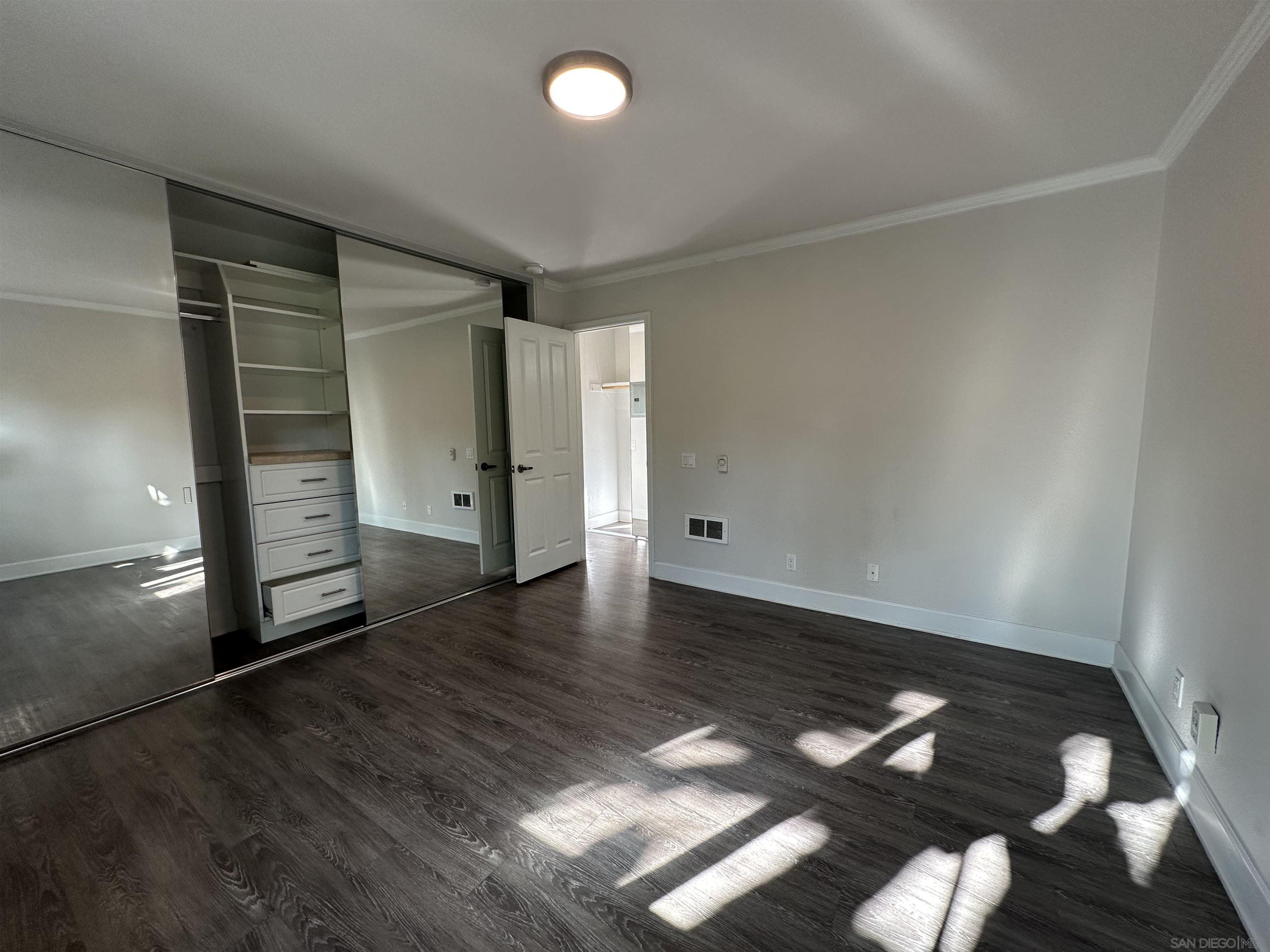 Detail Gallery Image 5 of 16 For 8548  via Mallorca  B, La Jolla,  CA 92037 - 1 Beds | 1 Baths