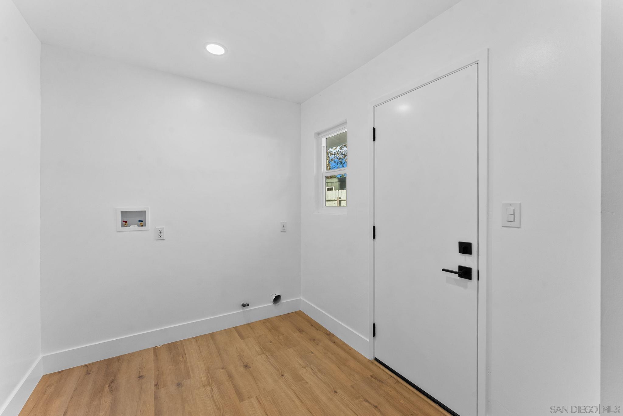 Detail Gallery Image 11 of 35 For 958  Berkshire Ct, Escondido,  CA 92025 - 4 Beds | 2 Baths