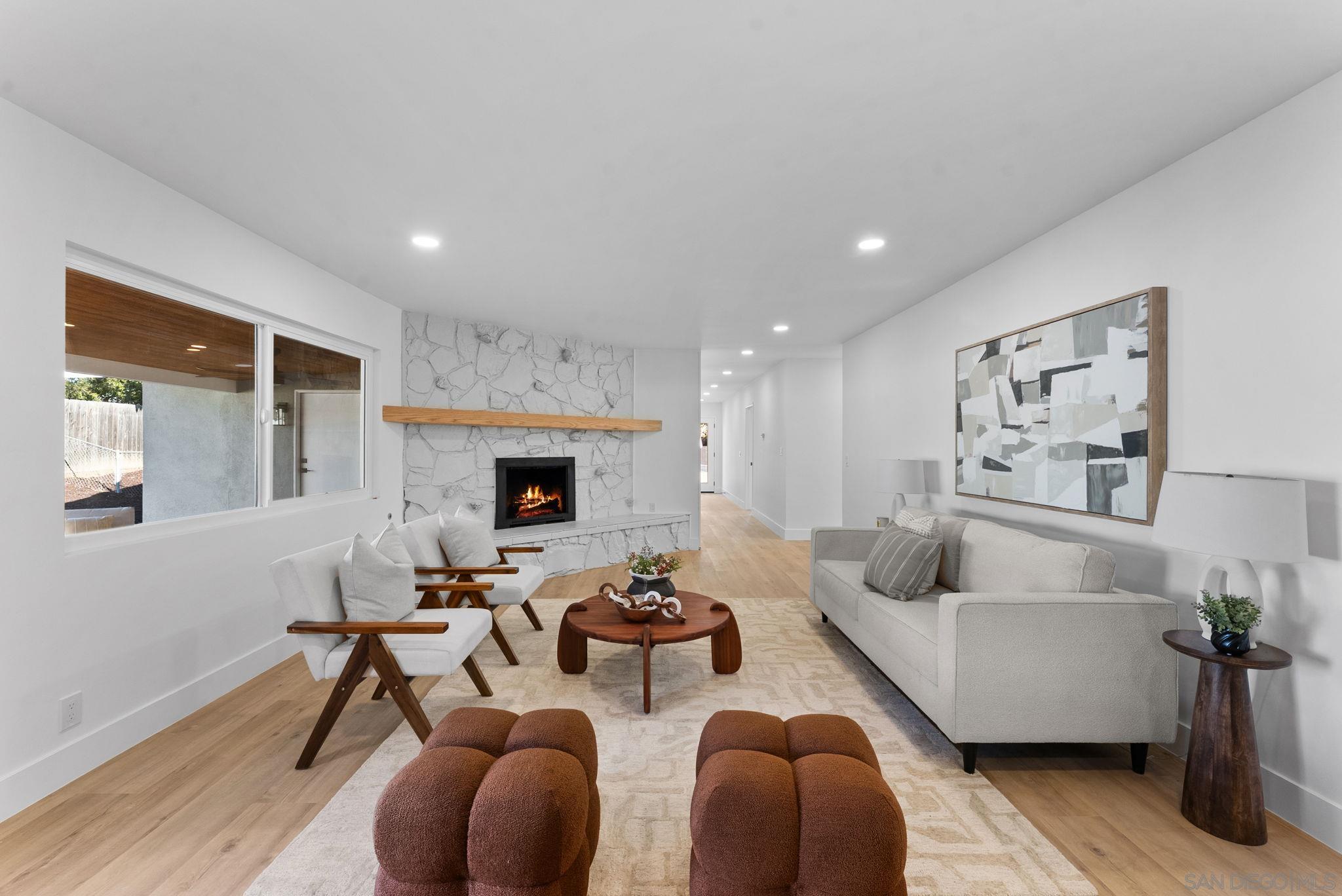 Detail Gallery Image 12 of 35 For 958  Berkshire Ct, Escondido,  CA 92025 - 4 Beds | 2 Baths