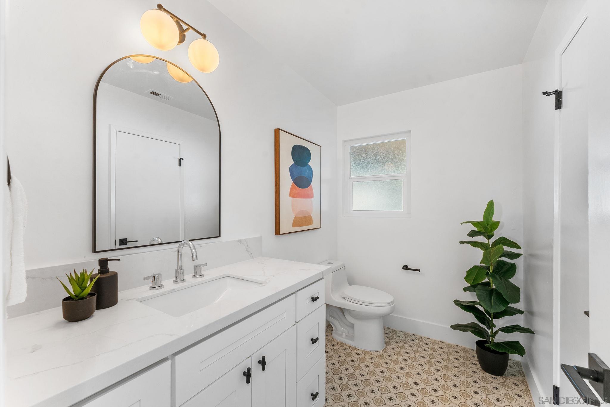 Detail Gallery Image 14 of 35 For 958  Berkshire Ct, Escondido,  CA 92025 - 4 Beds | 2 Baths