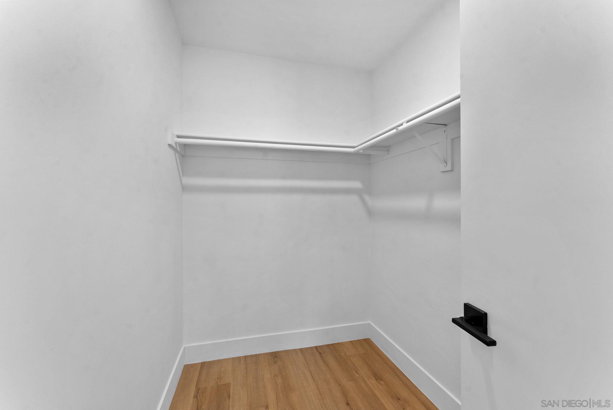 Detail Gallery Image 17 of 35 For 958  Berkshire Ct, Escondido,  CA 92025 - 4 Beds | 2 Baths