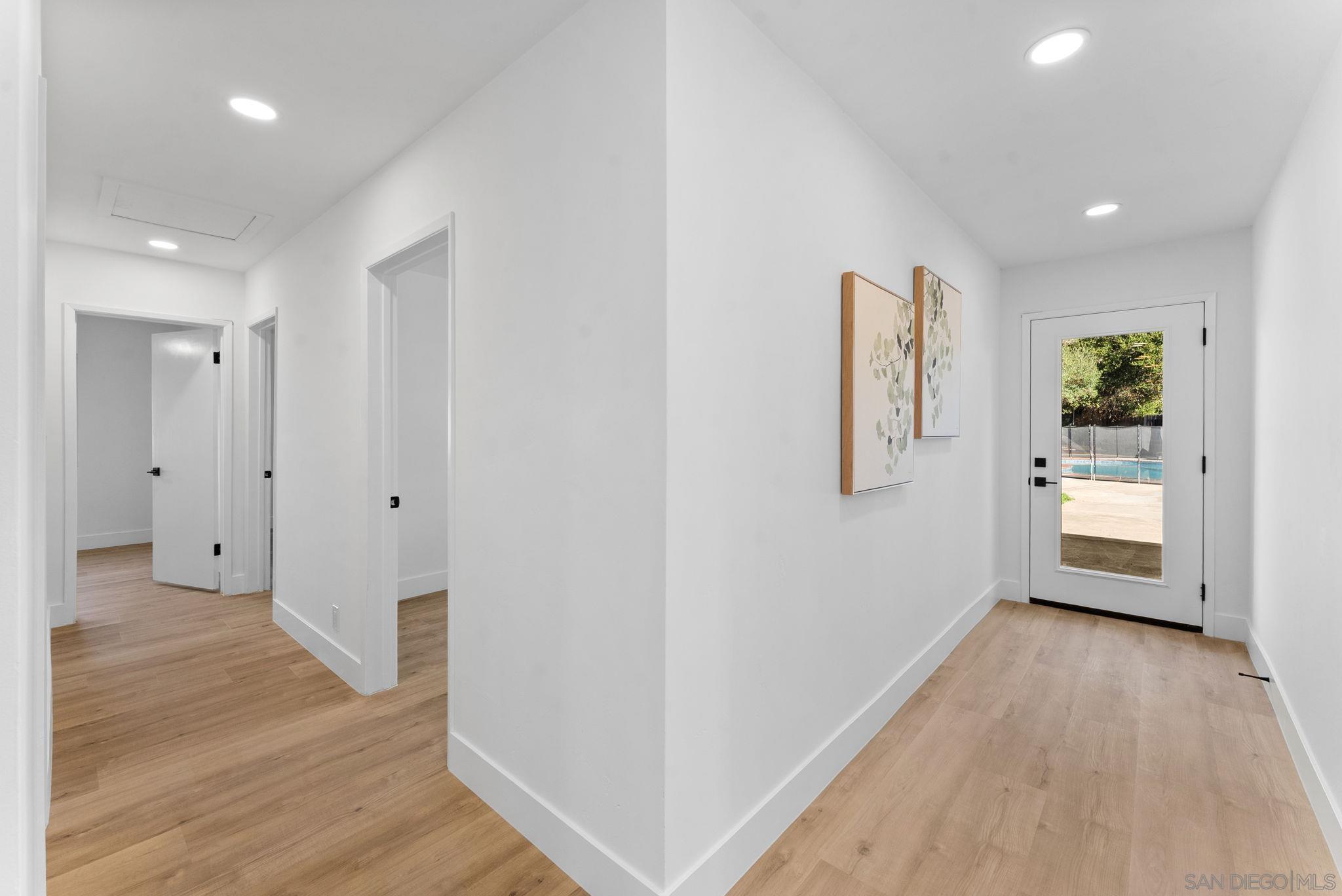 Detail Gallery Image 20 of 35 For 958  Berkshire Ct, Escondido,  CA 92025 - 4 Beds | 2 Baths