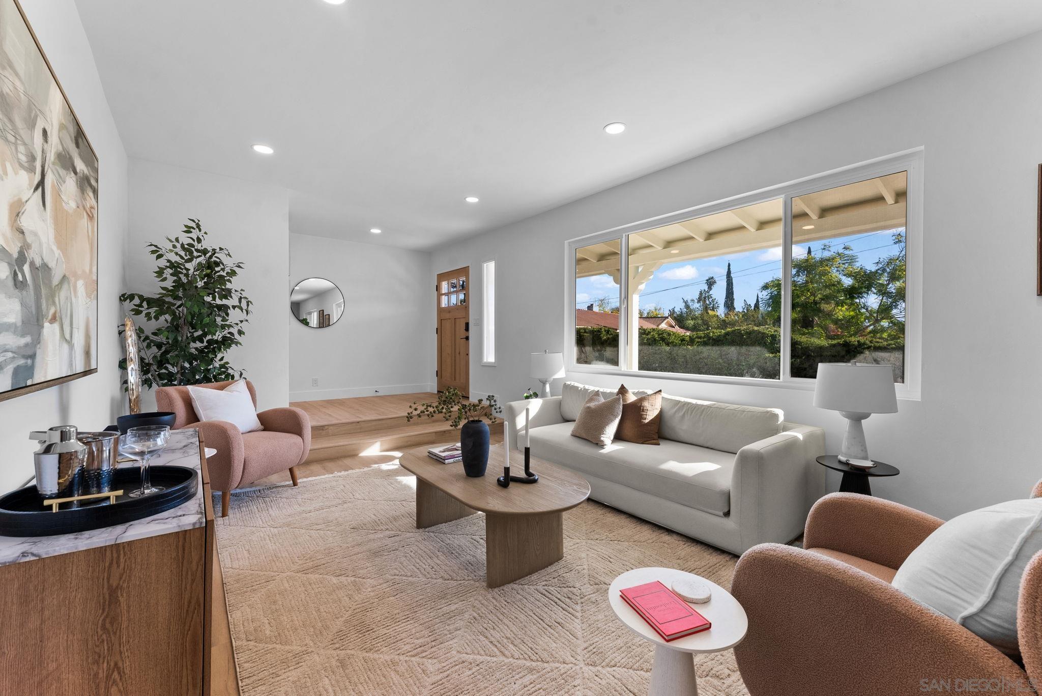 Detail Gallery Image 4 of 35 For 958  Berkshire Ct, Escondido,  CA 92025 - 4 Beds | 2 Baths