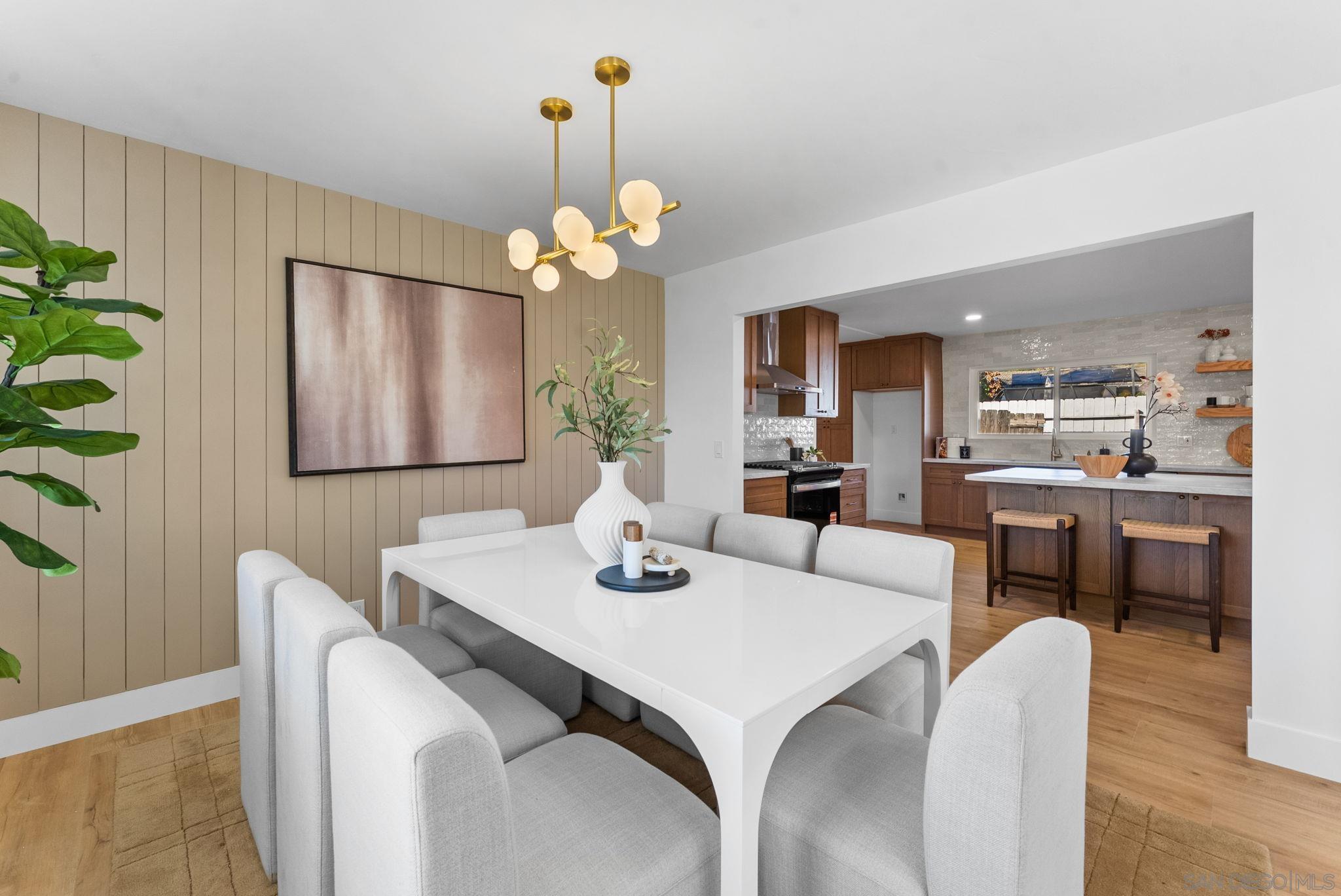 Detail Gallery Image 5 of 35 For 958  Berkshire Ct, Escondido,  CA 92025 - 4 Beds | 2 Baths