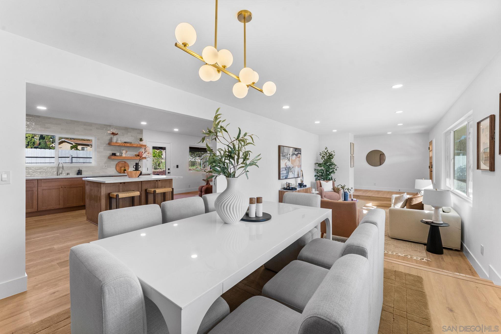 Detail Gallery Image 6 of 35 For 958  Berkshire Ct, Escondido,  CA 92025 - 4 Beds | 2 Baths