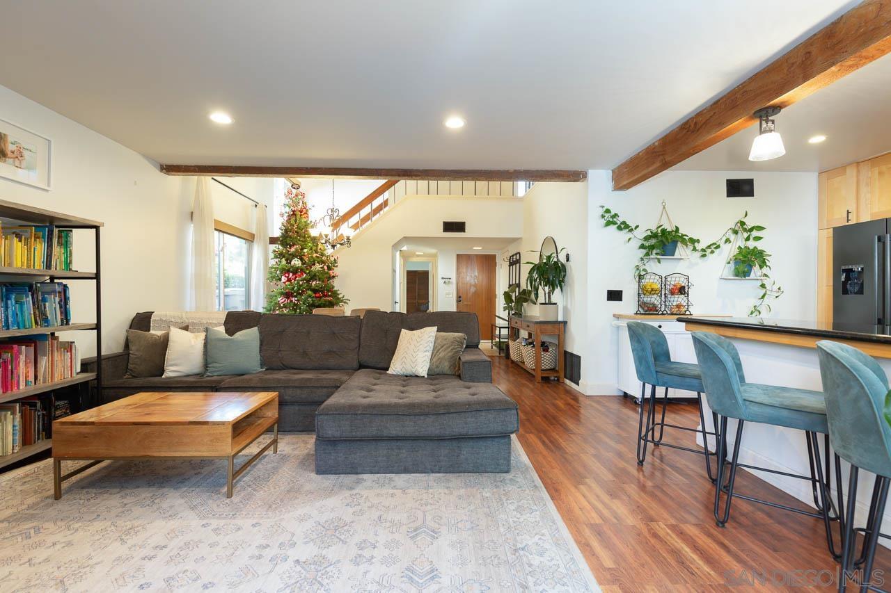 Detail Gallery Image 2 of 39 For 1470  Cactusridge St, San Diego,  CA 92105 - 4 Beds | 3 Baths