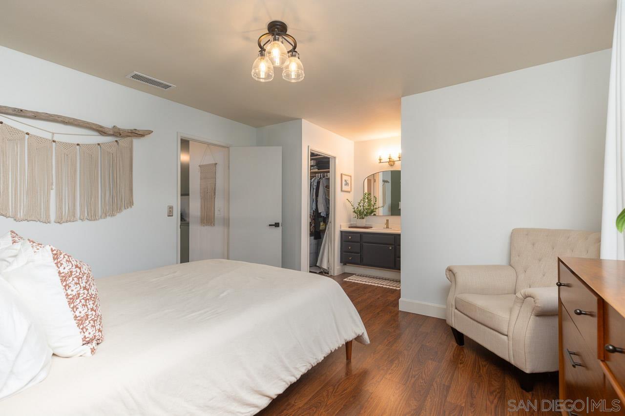 Detail Gallery Image 16 of 39 For 1470  Cactusridge St, San Diego,  CA 92105 - 4 Beds | 3 Baths