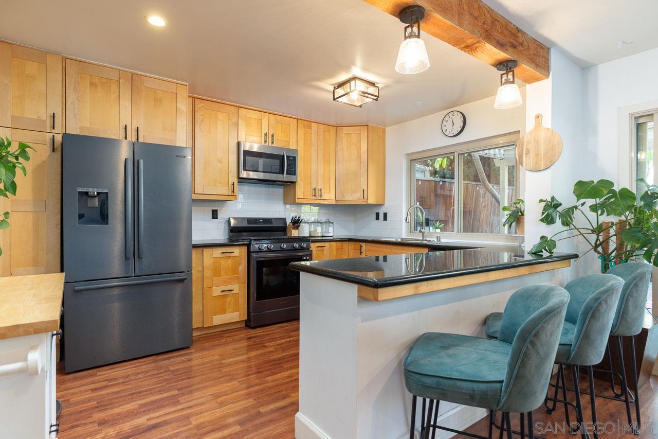 Detail Gallery Image 6 of 39 For 1470  Cactusridge St, San Diego,  CA 92105 - 4 Beds | 3 Baths