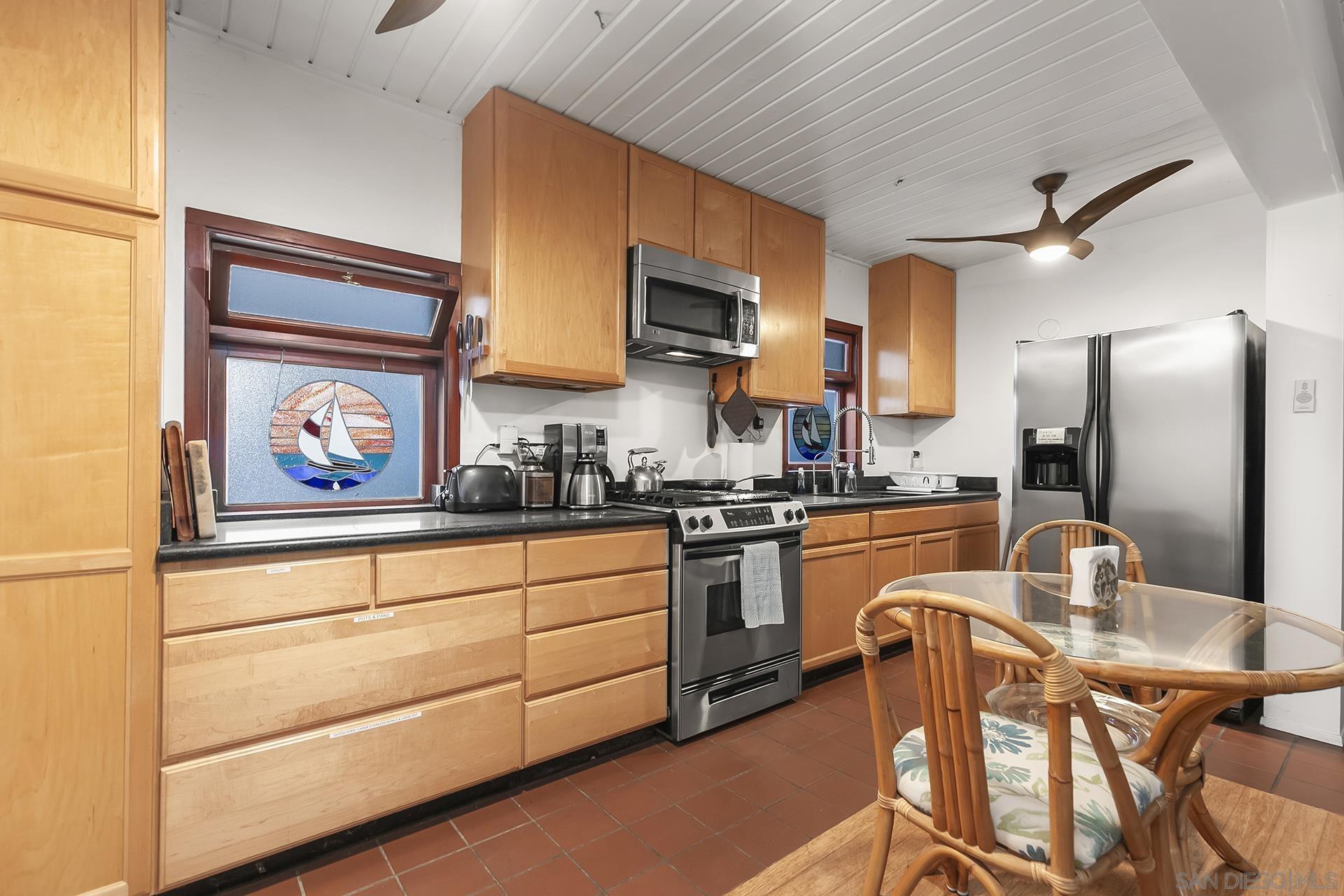 Detail Gallery Image 2 of 31 For 5038-40 W Point Loma Blvd, San Diego,  CA 92107 - – Beds | – Baths